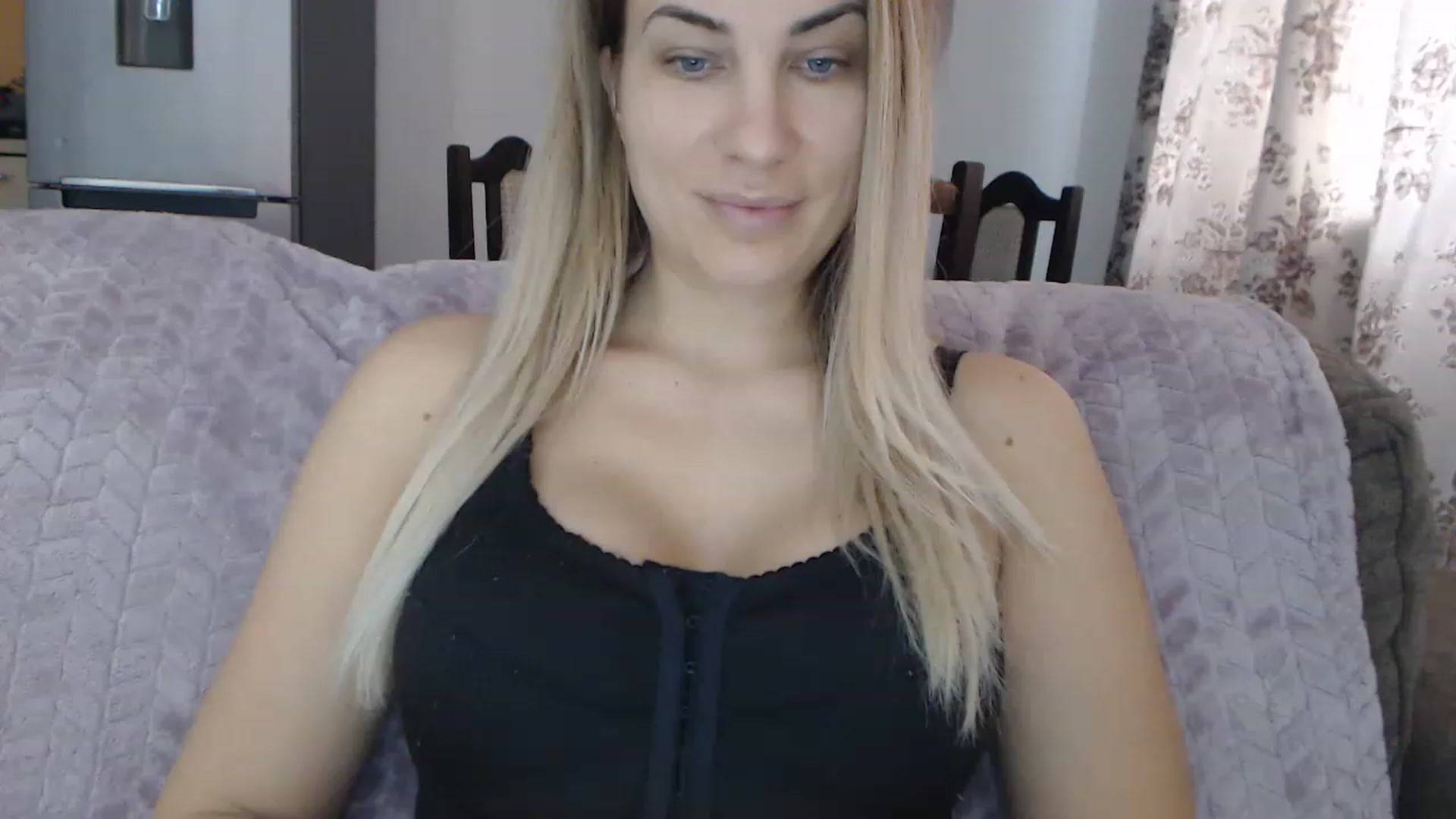 Gallery image thumbnail from AllysaHot's myfreecams stream on, 01/25/2023, 10:21 image 3 of 20