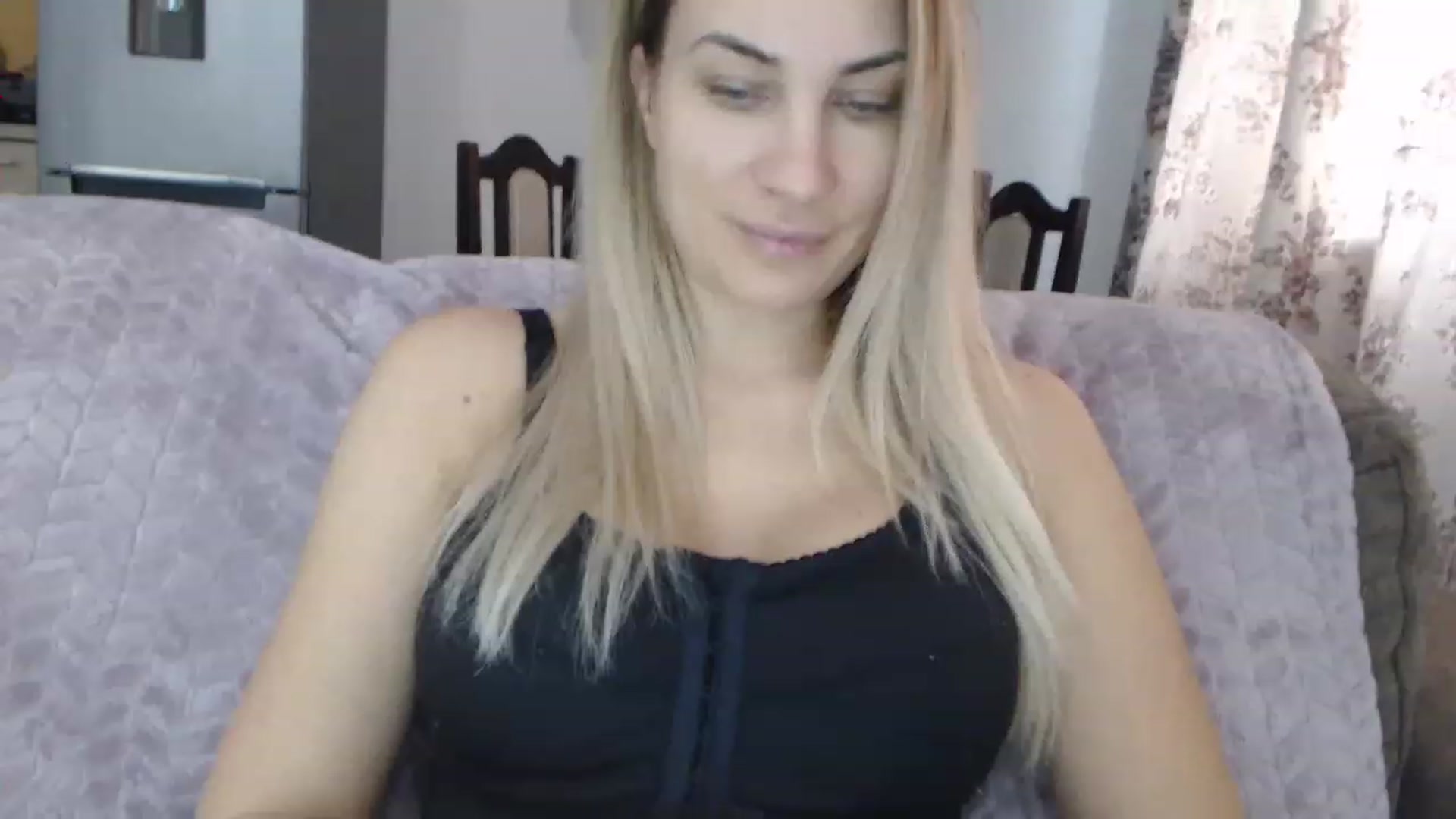 Gallery image thumbnail from AllysaHot's myfreecams stream on, 01/25/2023, 10:21 image 15 of 20