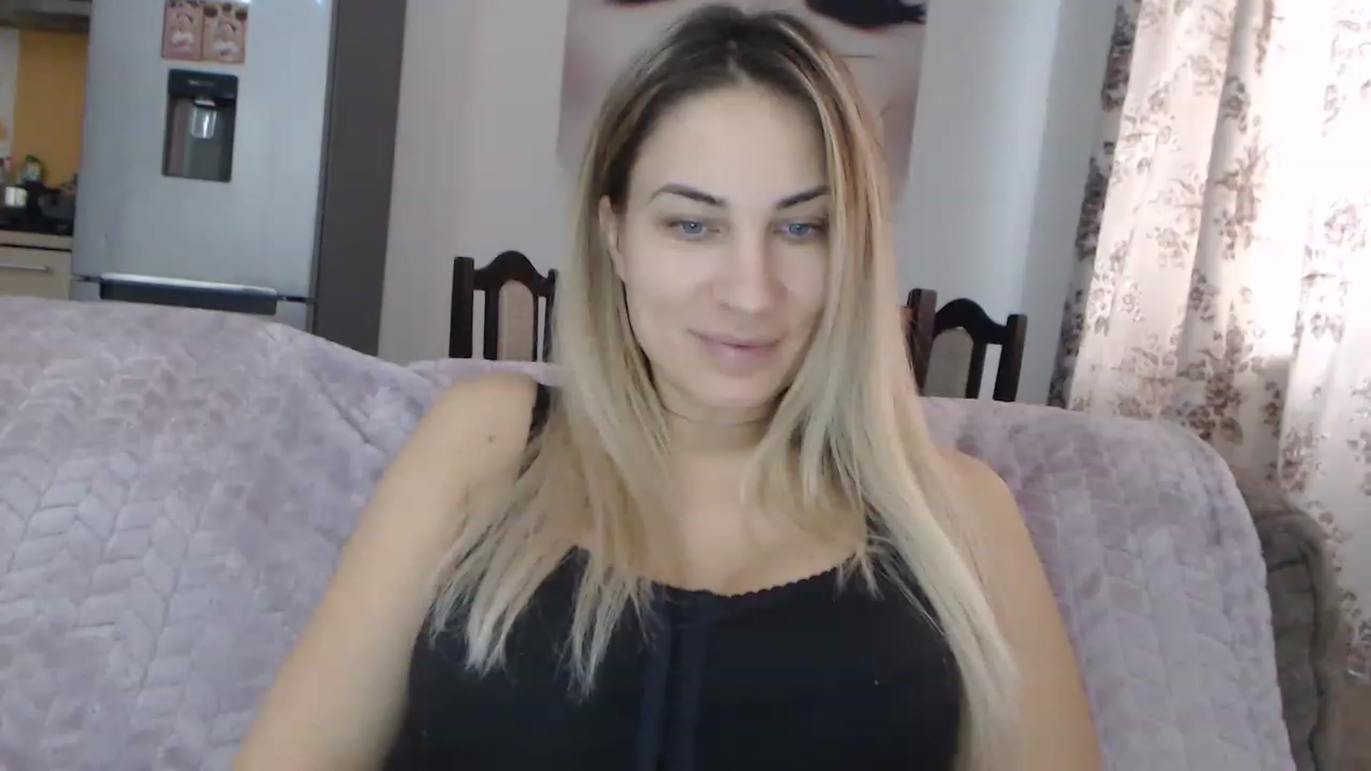 Gallery image thumbnail from AllysaHot's myfreecams stream on, 01/25/2023, 10:21 image 19 of 20