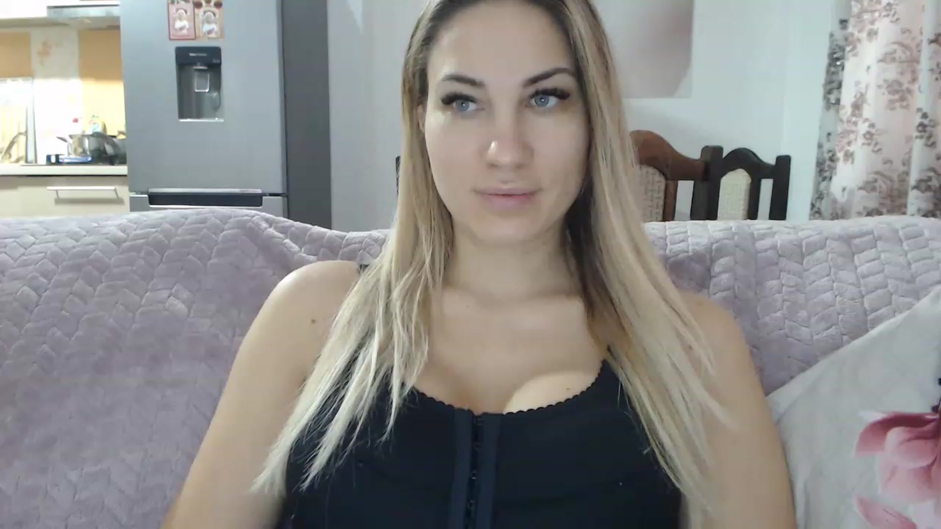 Gallery image thumbnail from AllysaHot's myfreecams stream on, 01/26/2023, 11:31 image 13 of 20