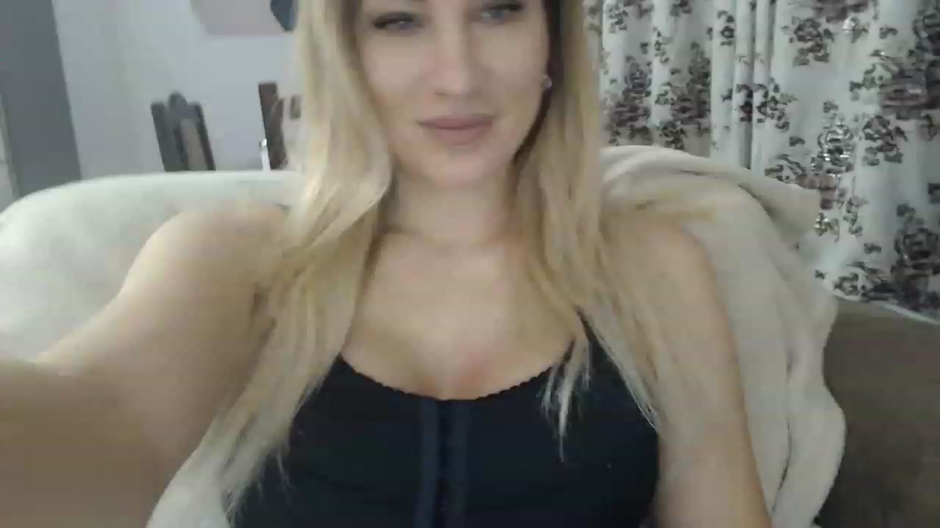 Gallery image thumbnail from AllysaHot's myfreecams stream on, 02/10/2023, 23:27 image 3 of 20