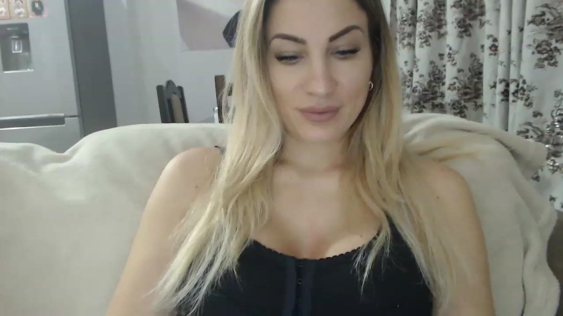 Gallery image thumbnail from AllysaHot's myfreecams stream on, 02/10/2023, 23:27 image 7 of 20