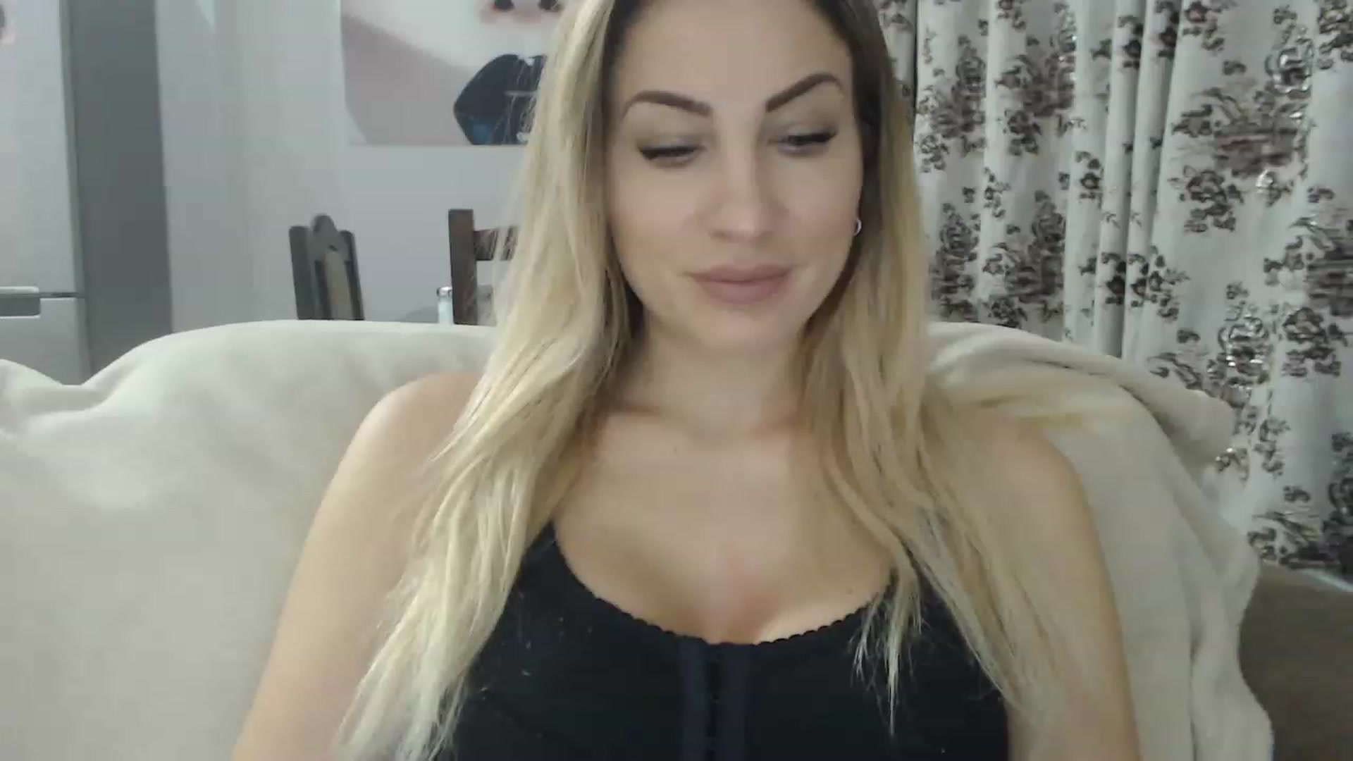 Gallery image thumbnail from AllysaHot's myfreecams stream on, 02/10/2023, 23:27 image 1 of 20