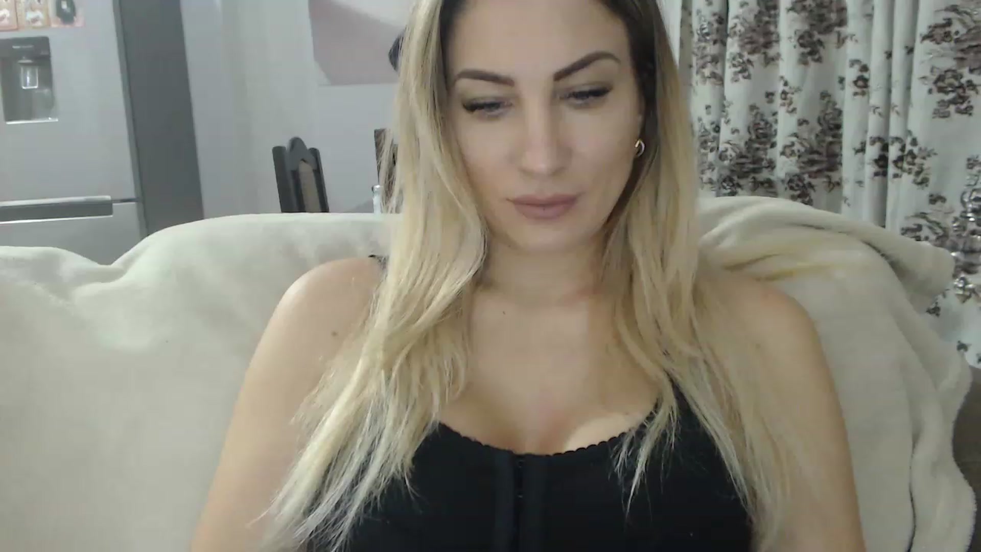 Gallery image thumbnail from AllysaHot's myfreecams stream on, 02/10/2023, 23:27 image 8 of 20