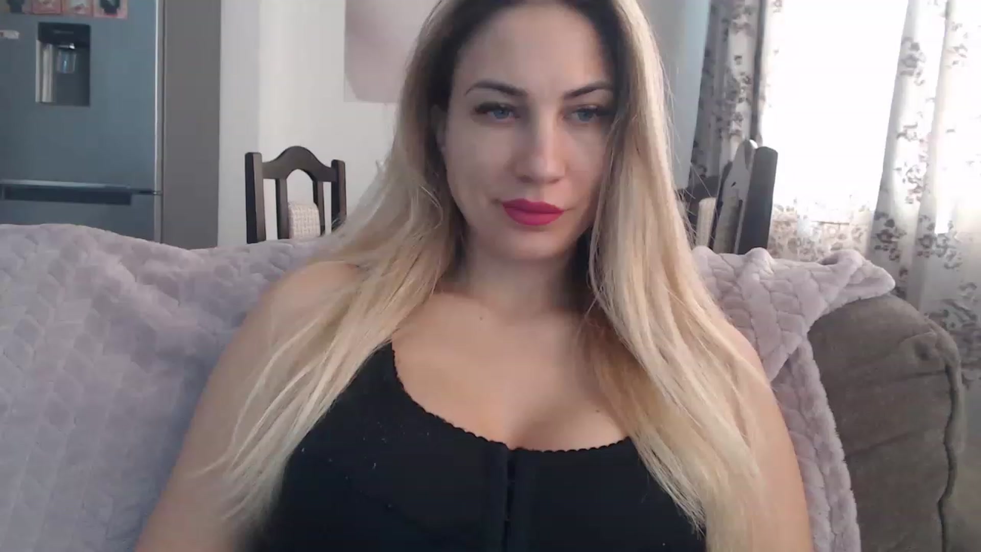 Gallery image thumbnail from AllysaHot's myfreecams stream on, 02/14/2023, 13:27 image 13 of 20