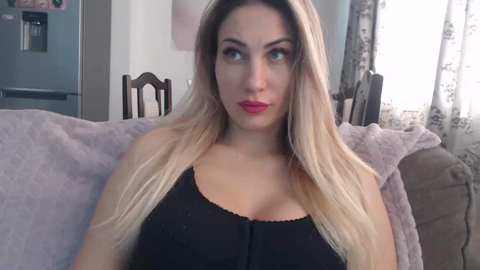 Gallery image thumbnail from AllysaHot's myfreecams stream on, 02/14/2023, 13:27 image 9 of 20