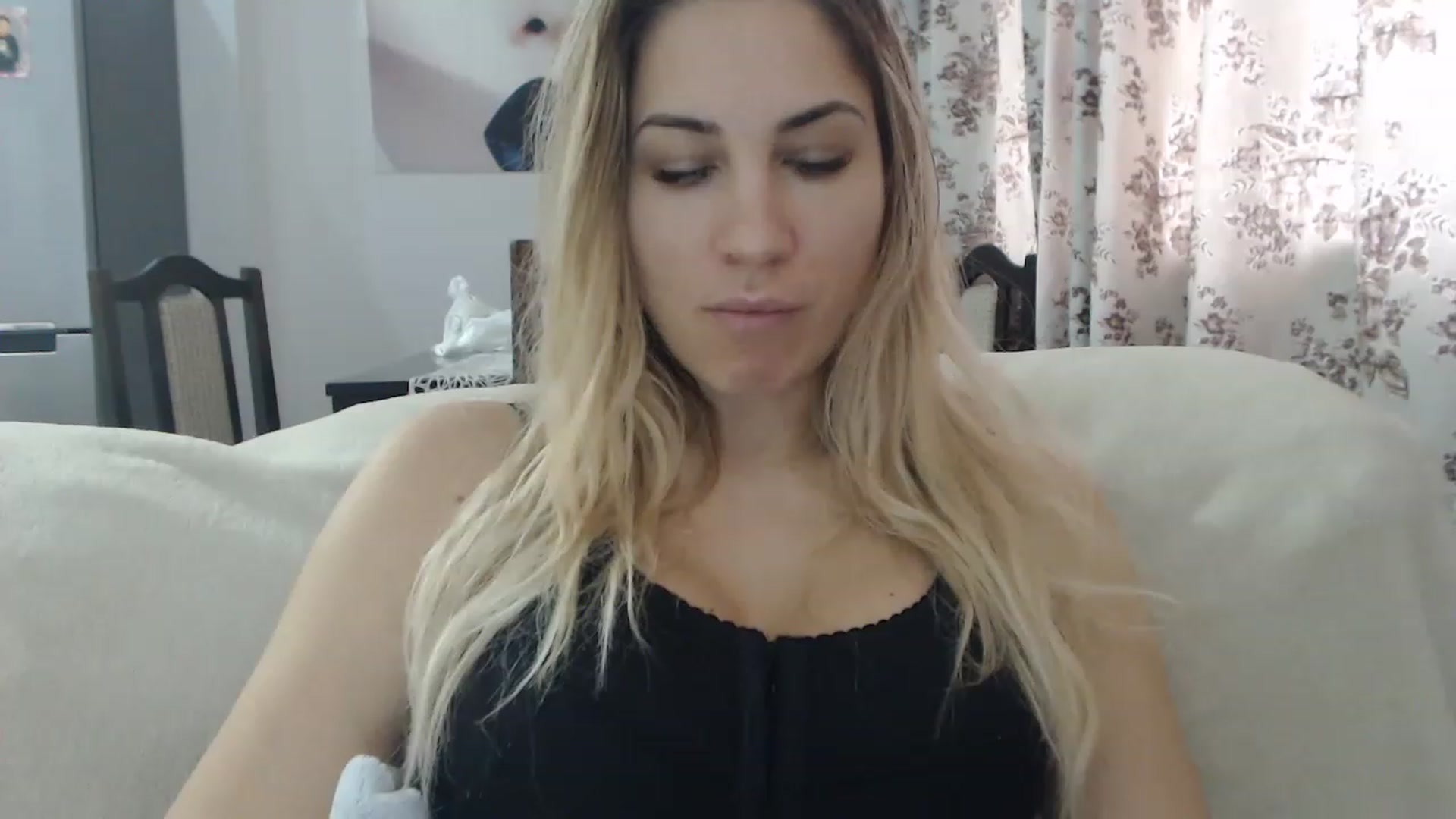 Gallery image thumbnail from AllysaHot's myfreecams stream on, 02/28/2023, 13:04 image 7 of 20