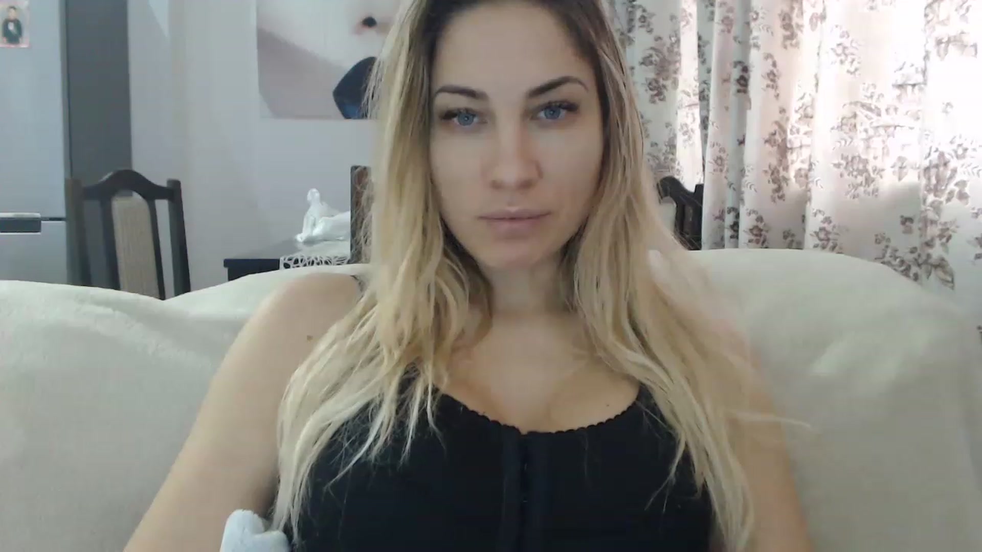 Gallery image thumbnail from AllysaHot's myfreecams stream on, 02/28/2023, 13:04 image 5 of 20