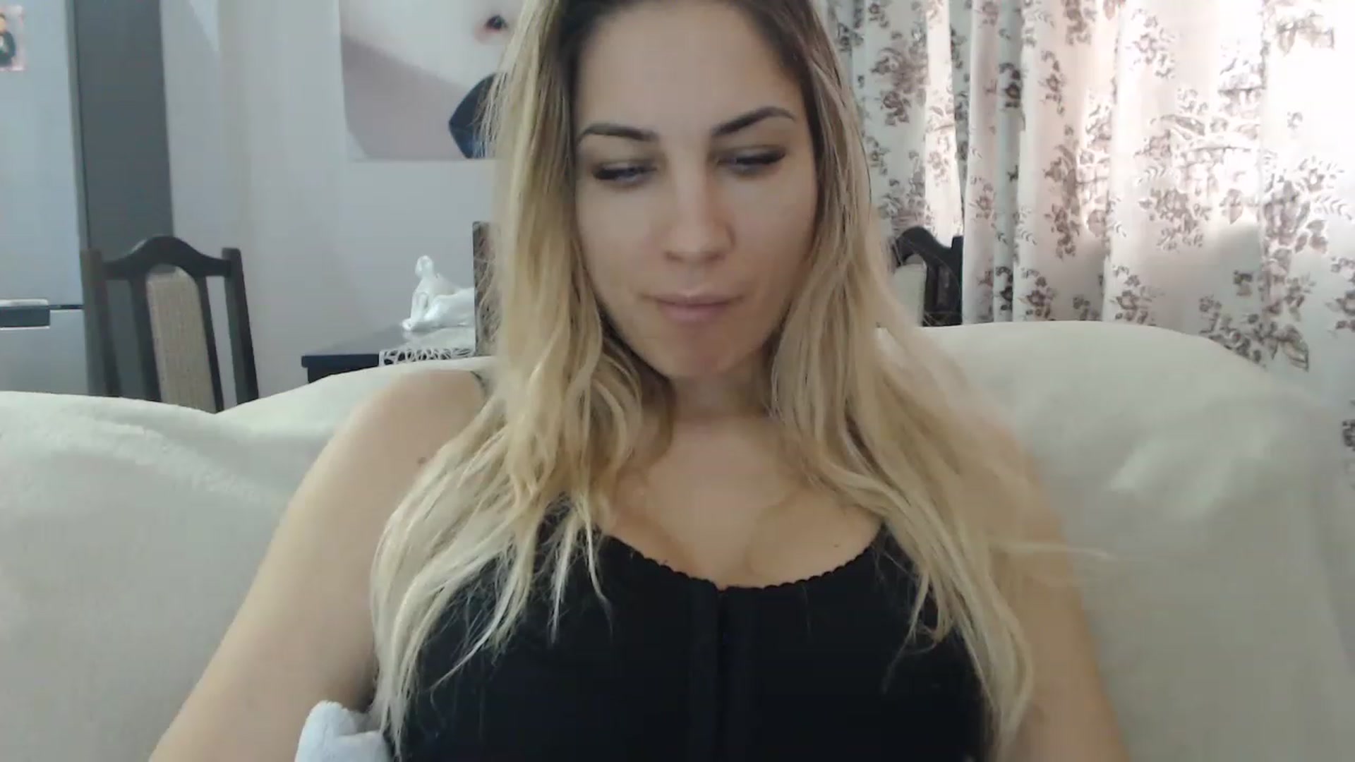 Gallery image thumbnail from AllysaHot's myfreecams stream on, 02/28/2023, 13:04 image 8 of 20