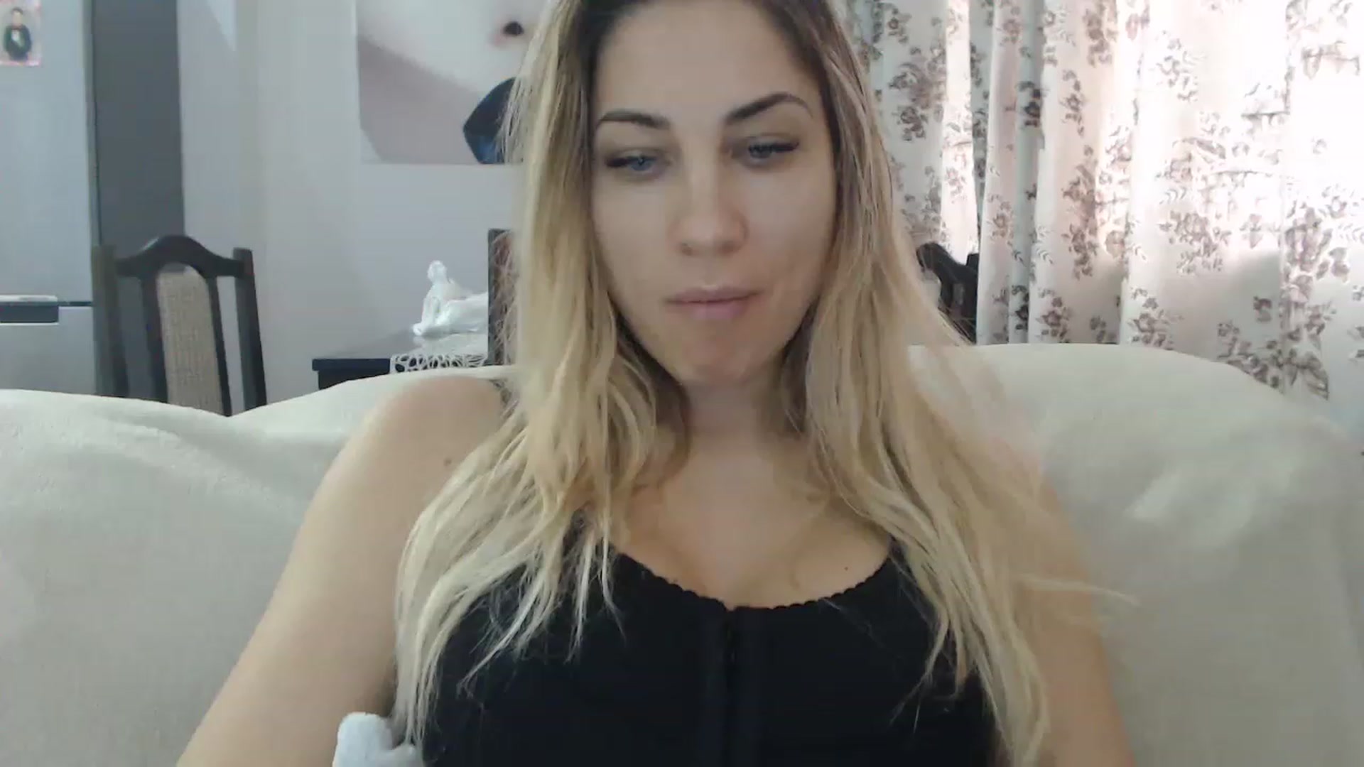 Gallery image thumbnail from AllysaHot's myfreecams stream on, 02/28/2023, 13:04 image 4 of 20