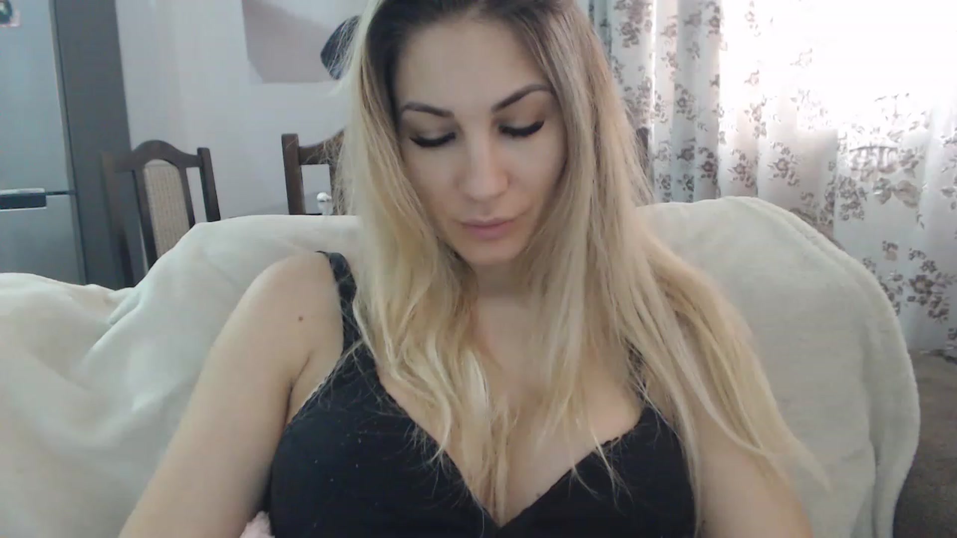 Gallery image thumbnail from AllysaHot's myfreecams stream on, 03/06/2023, 10:23 image 20 of 20