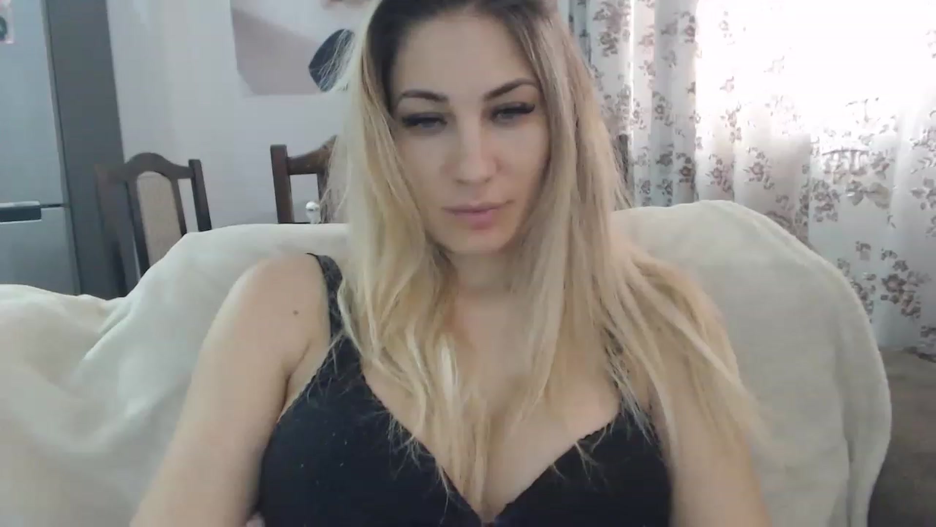 Gallery image thumbnail from AllysaHot's myfreecams stream on, 03/06/2023, 10:23 image 18 of 20