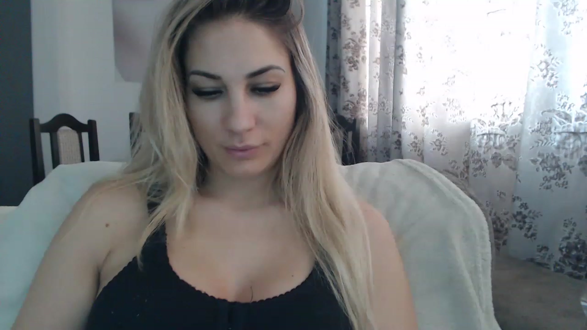 Gallery image thumbnail from AllysaHot's myfreecams stream on, 03/06/2023, 14:11 image 13 of 20