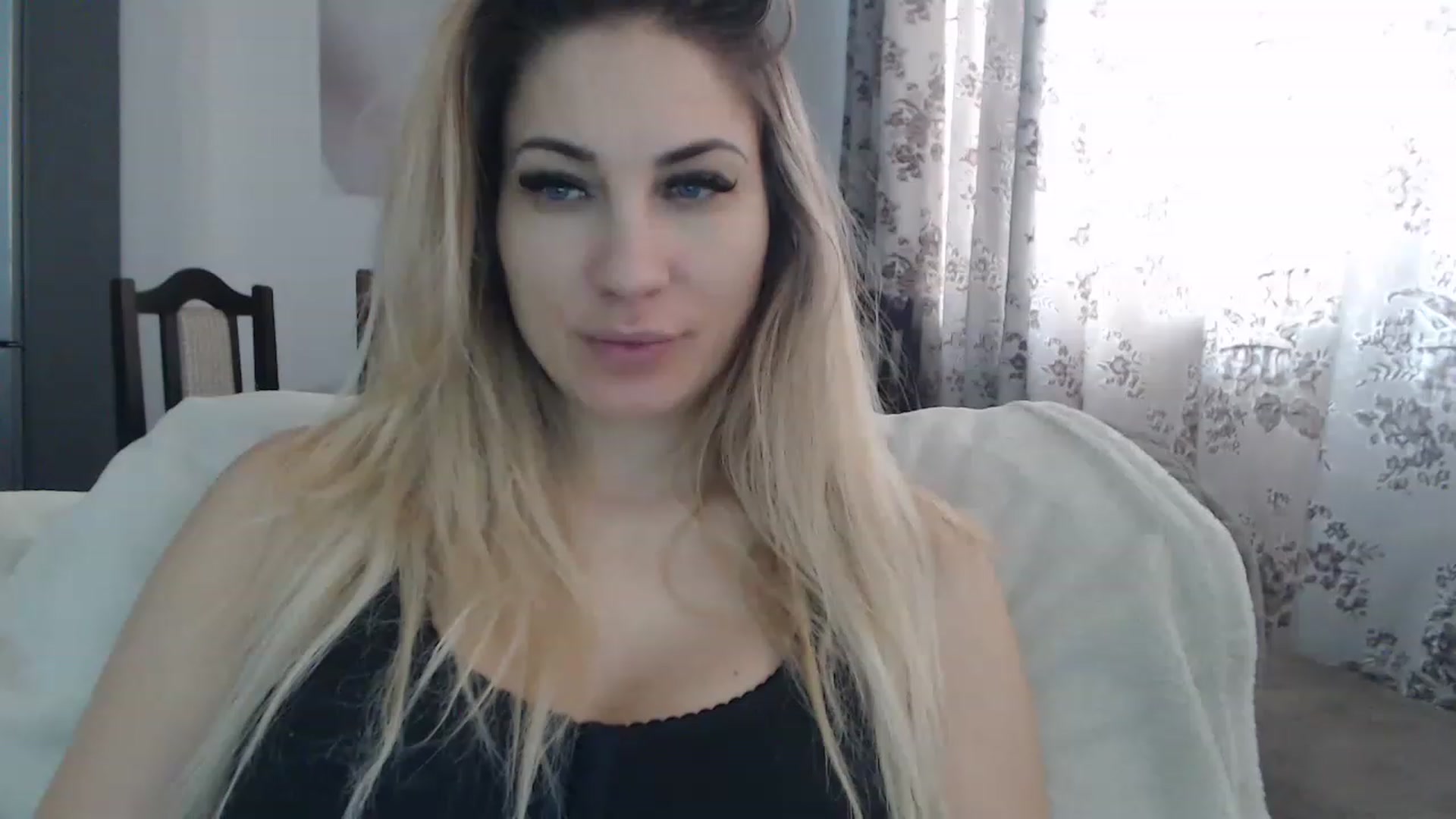 Gallery image thumbnail from AllysaHot's myfreecams stream on, 03/06/2023, 14:11 image 8 of 20