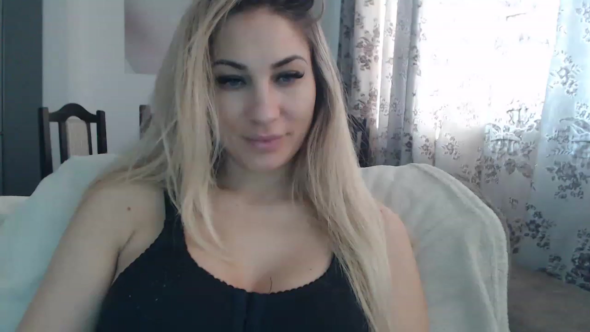 Gallery image thumbnail from AllysaHot's myfreecams stream on, 03/06/2023, 14:11 image 10 of 20