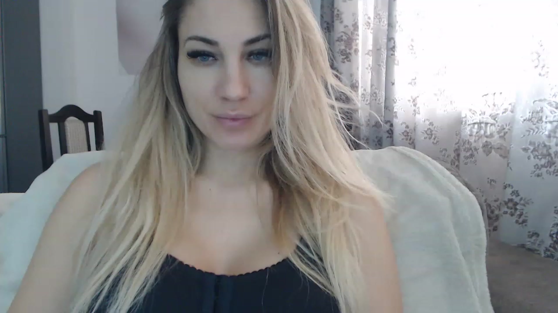 Gallery image thumbnail from AllysaHot's myfreecams stream on, 03/06/2023, 14:11 image 3 of 20