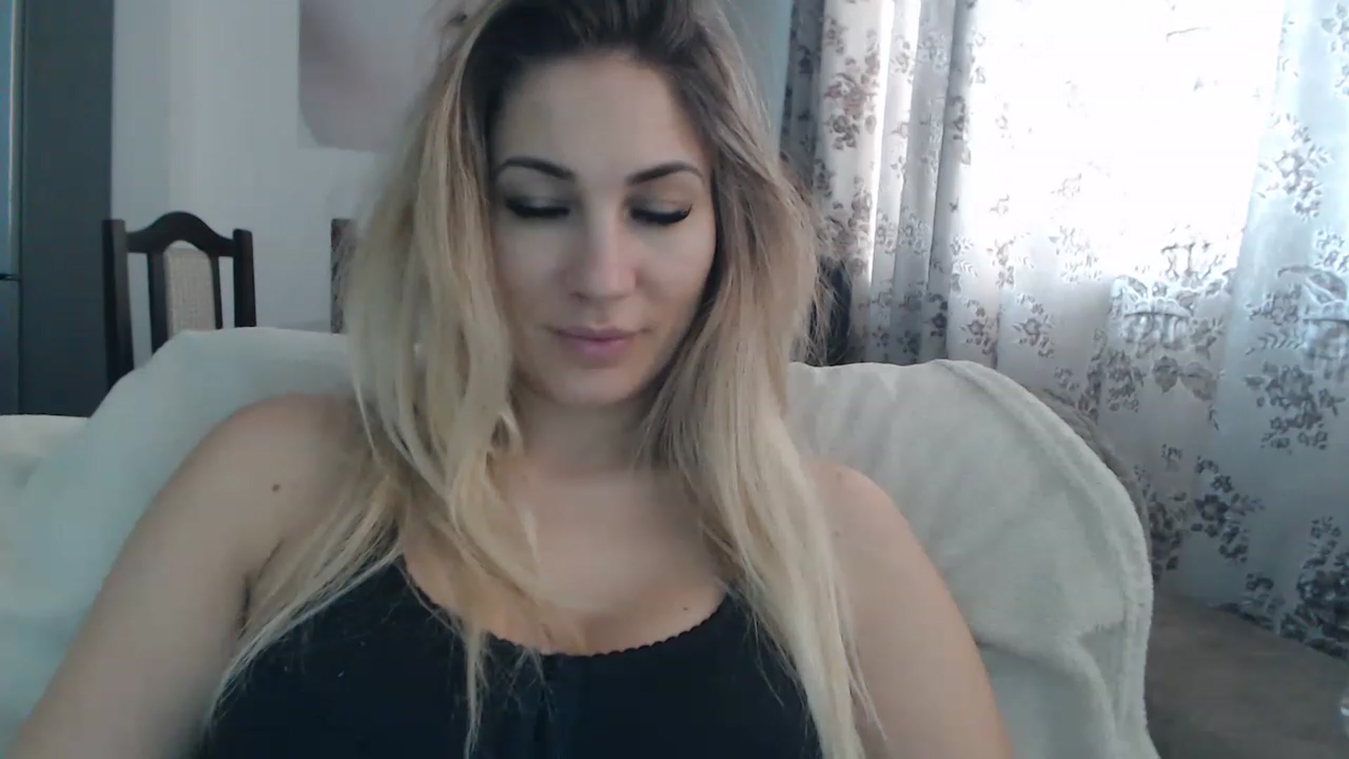 Gallery image thumbnail from AllysaHot's myfreecams stream on, 03/06/2023, 14:11 image 19 of 20