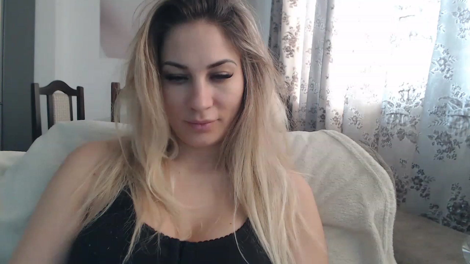 Gallery image thumbnail from AllysaHot's myfreecams stream on, 03/06/2023, 14:11 image 18 of 20