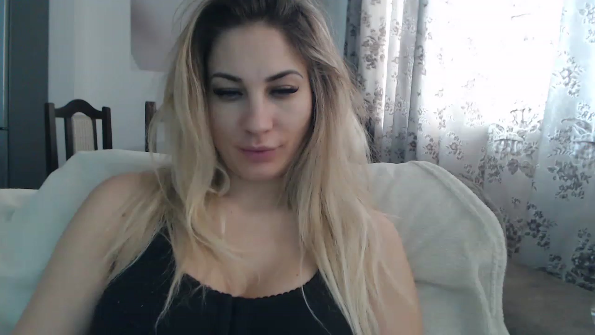 Gallery image thumbnail from AllysaHot's myfreecams stream on, 03/06/2023, 14:11 image 17 of 20