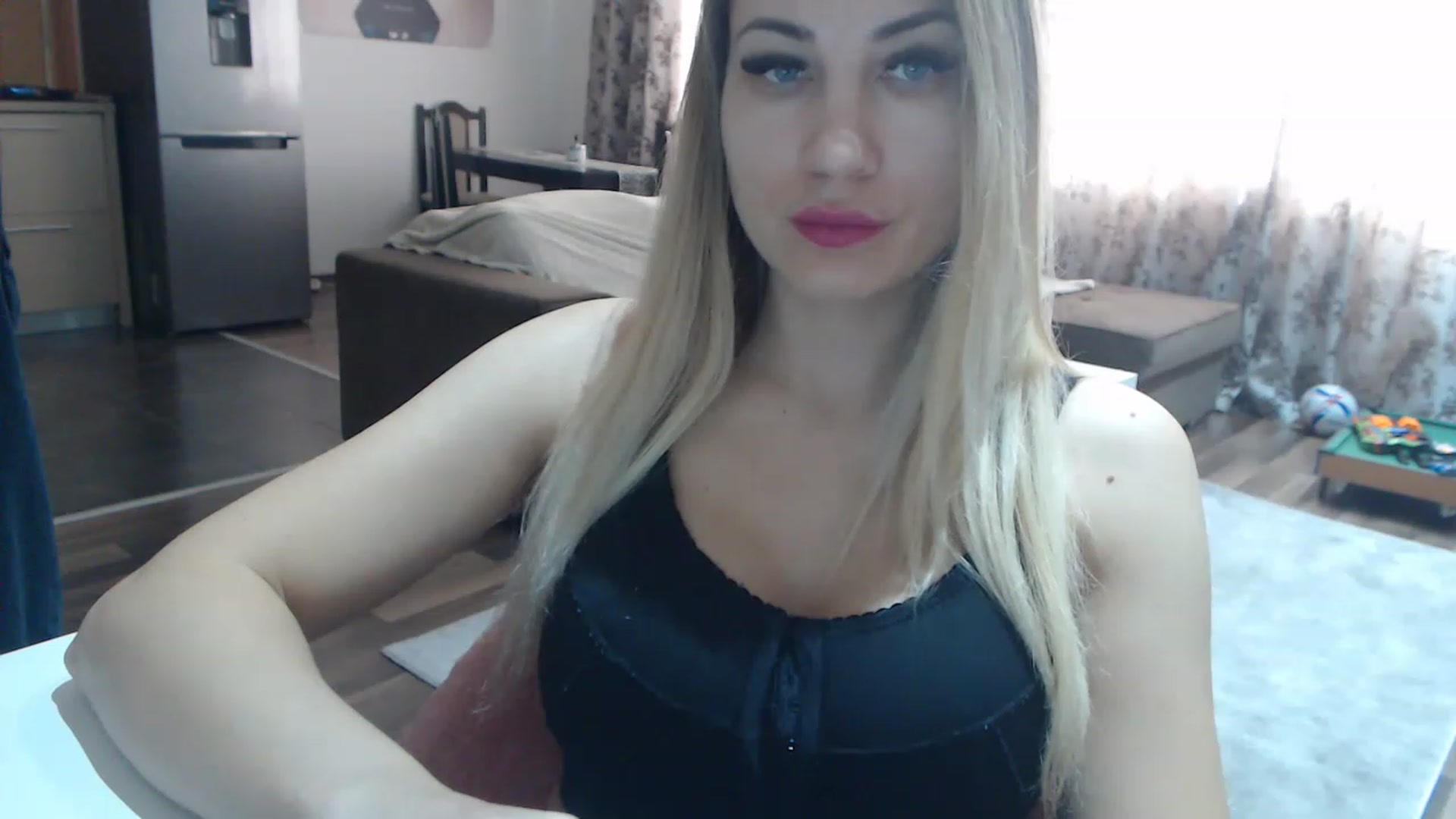 Gallery image thumbnail from AllysaHot's myfreecams stream on, 03/08/2023, 11:07 image 13 of 20