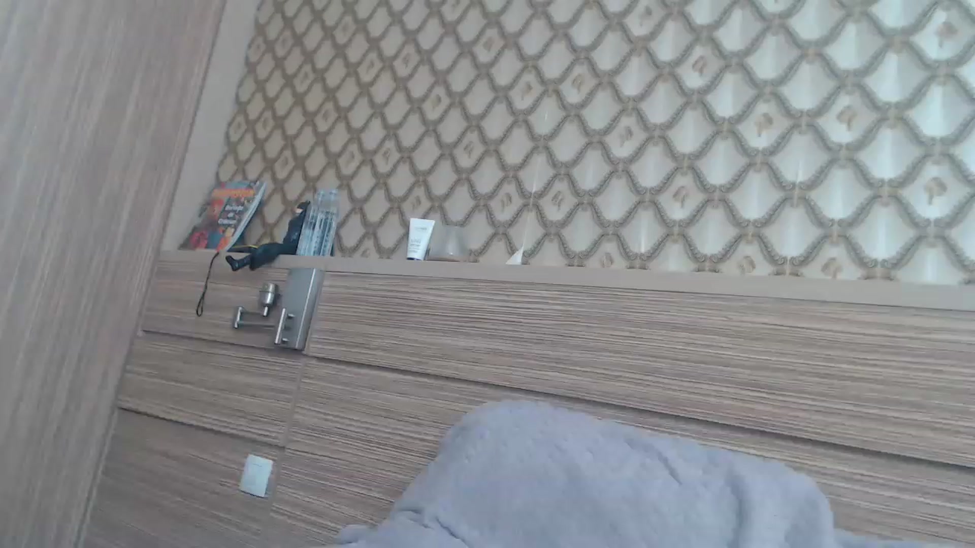 Gallery image thumbnail from AllysaHot's myfreecams stream on, 03/13/2023, 12:25 image 11 of 20