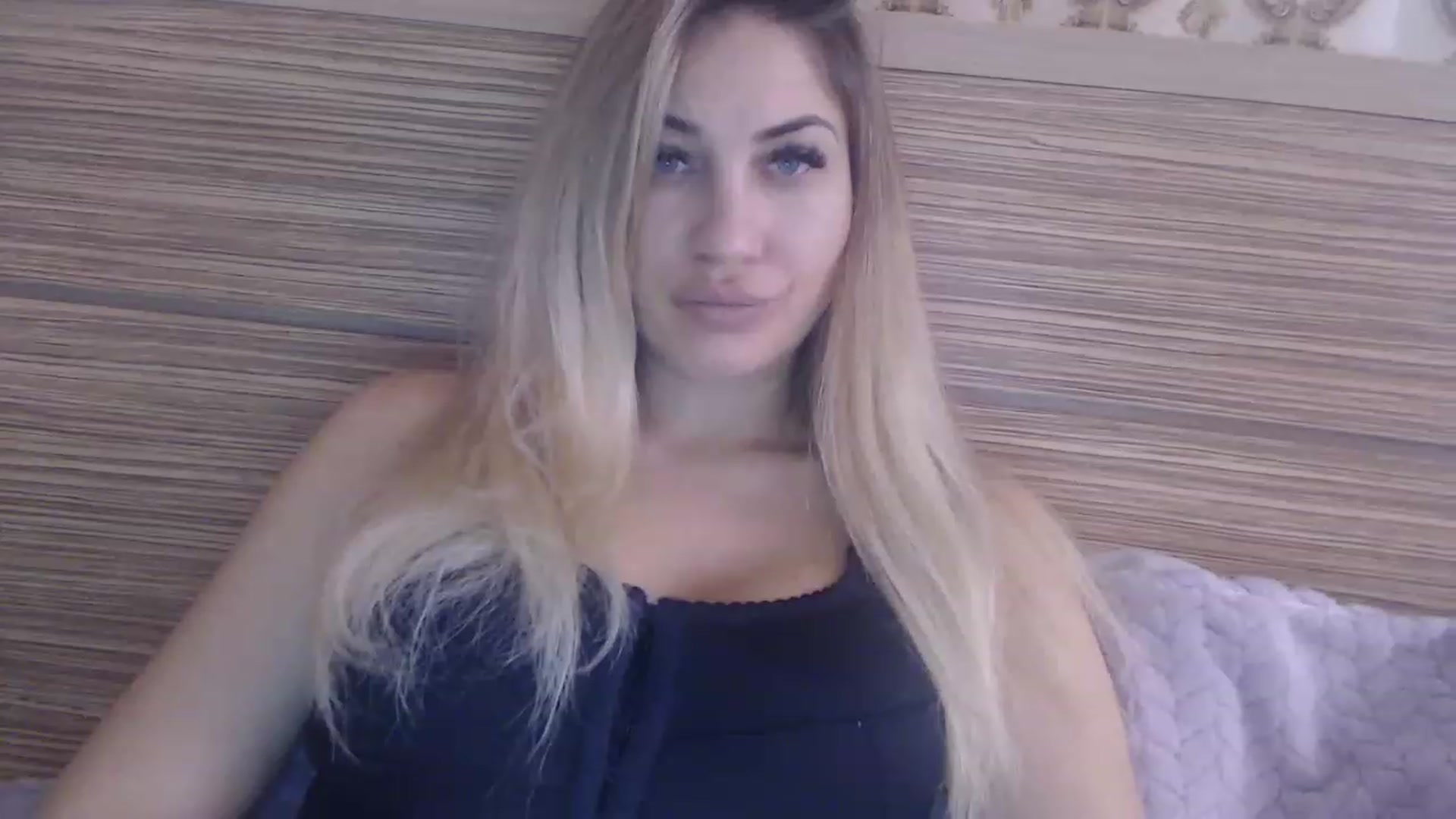 Gallery image thumbnail from AllysaHot's myfreecams stream on, 03/13/2023, 12:25 image 20 of 20