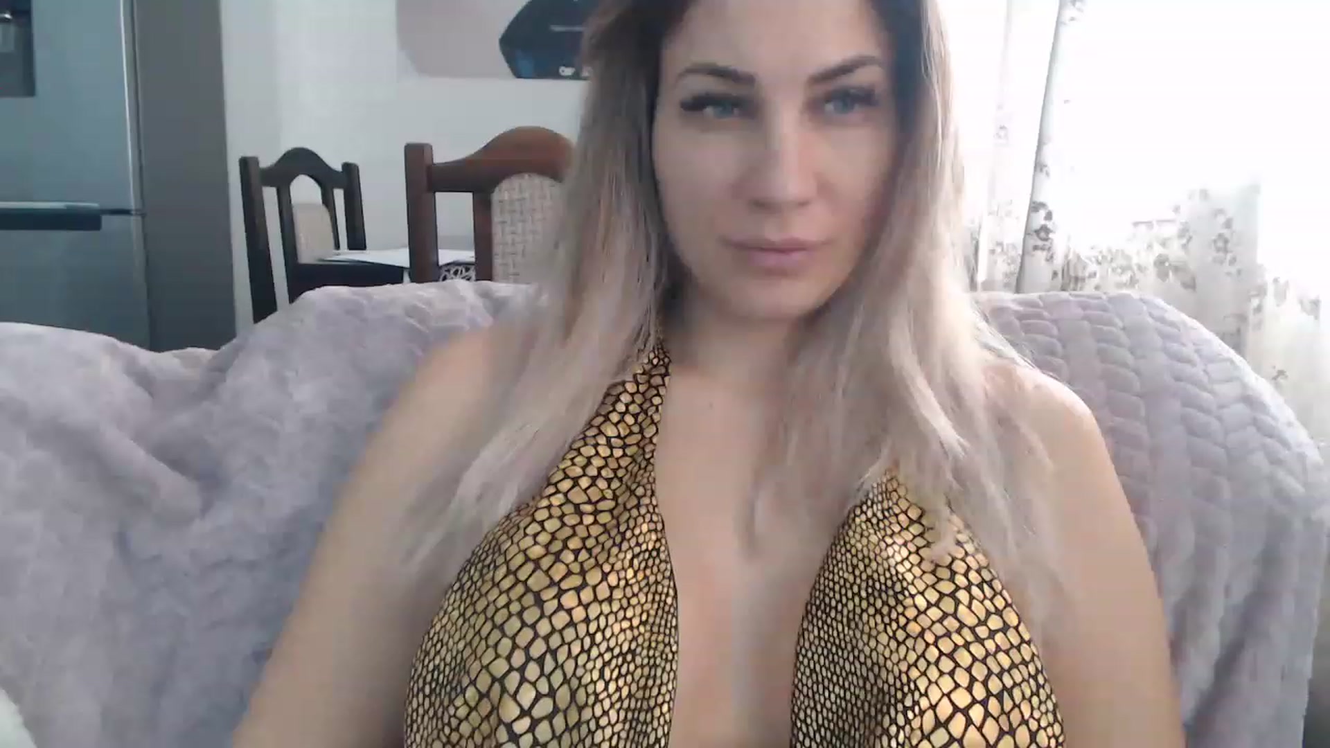 Gallery image thumbnail from AllysaHot's myfreecams stream on, 03/20/2023, 11:30 image 6 of 20