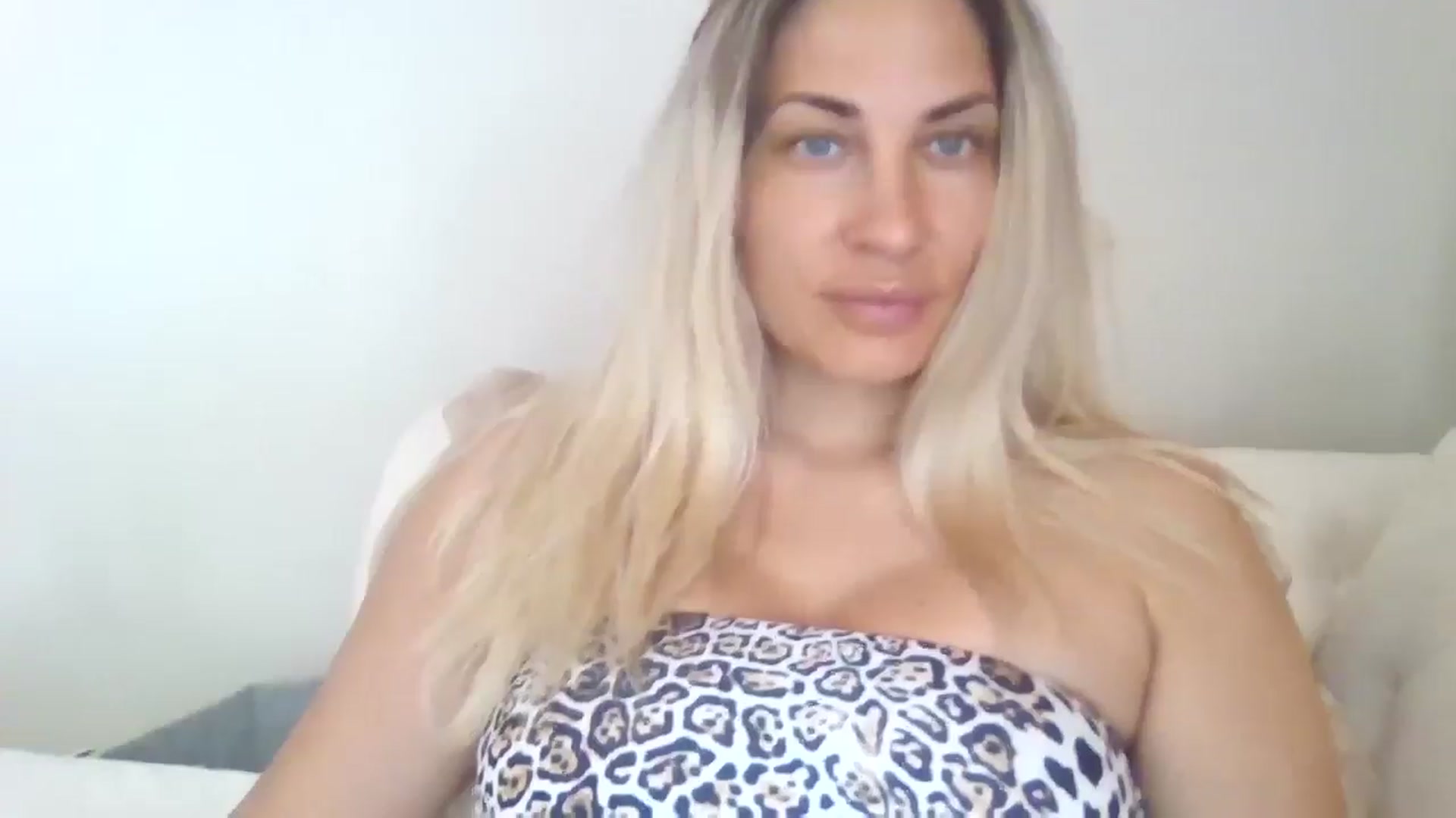 Gallery image thumbnail from AllysaHot's myfreecams stream on, 07/14/2024, 12:52 image 15 of 20