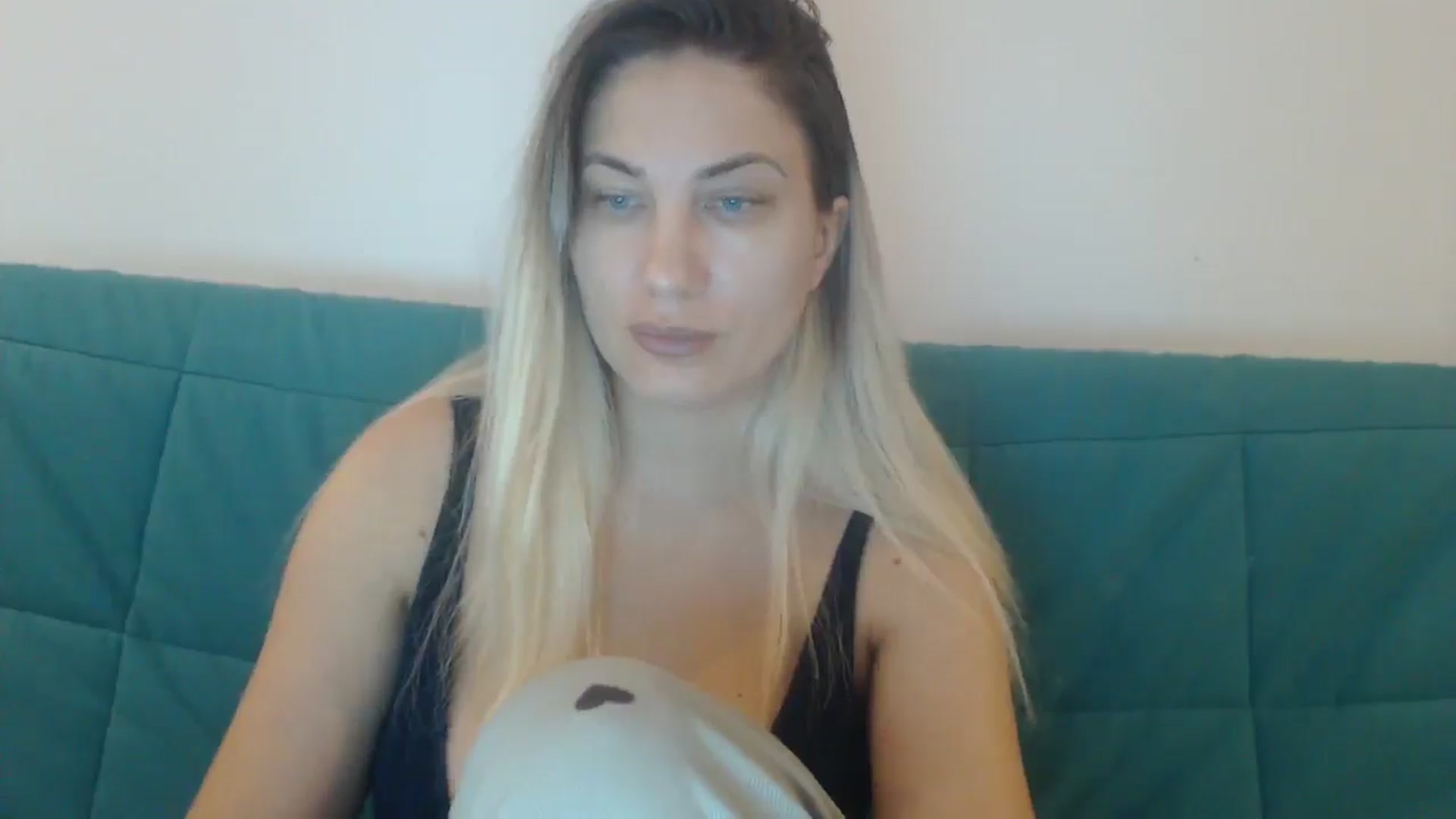 Gallery image thumbnail from AllysaHot's myfreecams stream on, 02/03/2025, 10:58 image 17 of 20