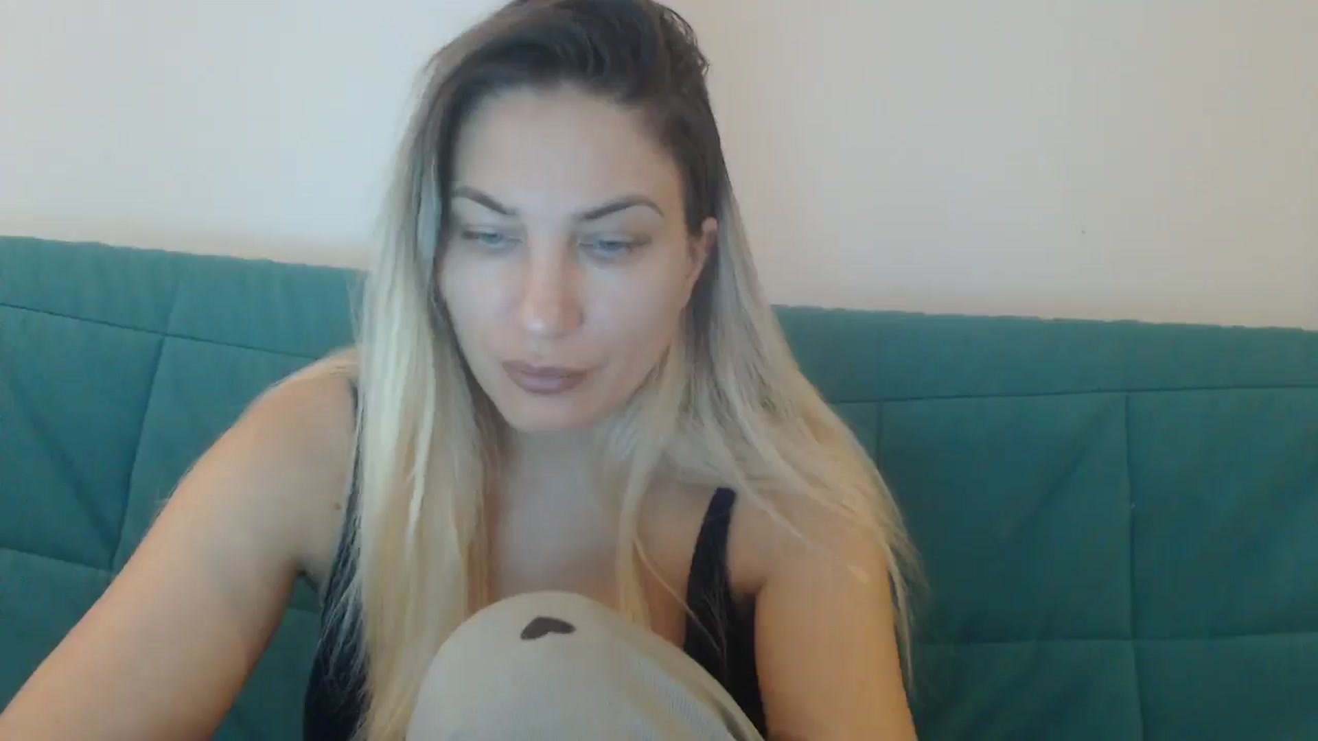 Gallery image thumbnail from AllysaHot's myfreecams stream on, 02/03/2025, 10:58 image 16 of 20