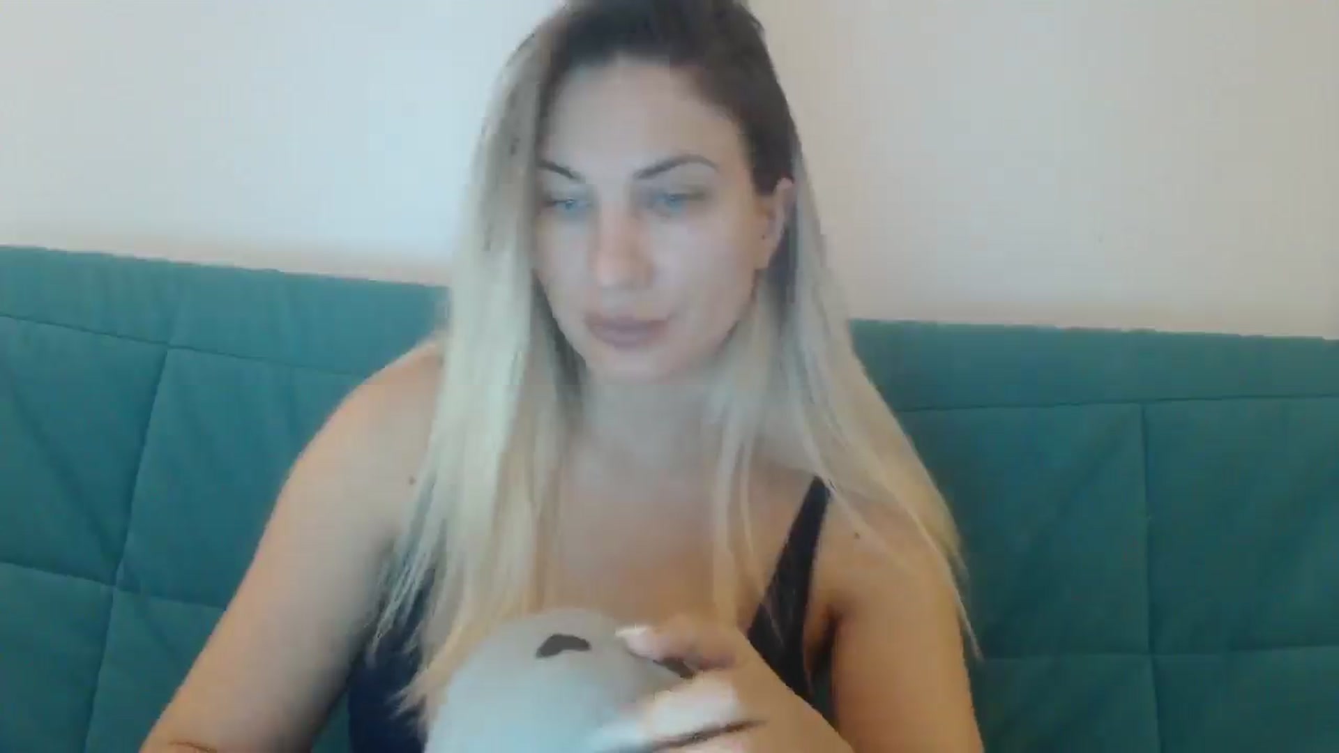 Gallery image thumbnail from AllysaHot's myfreecams stream on, 02/03/2025, 10:58 image 18 of 20