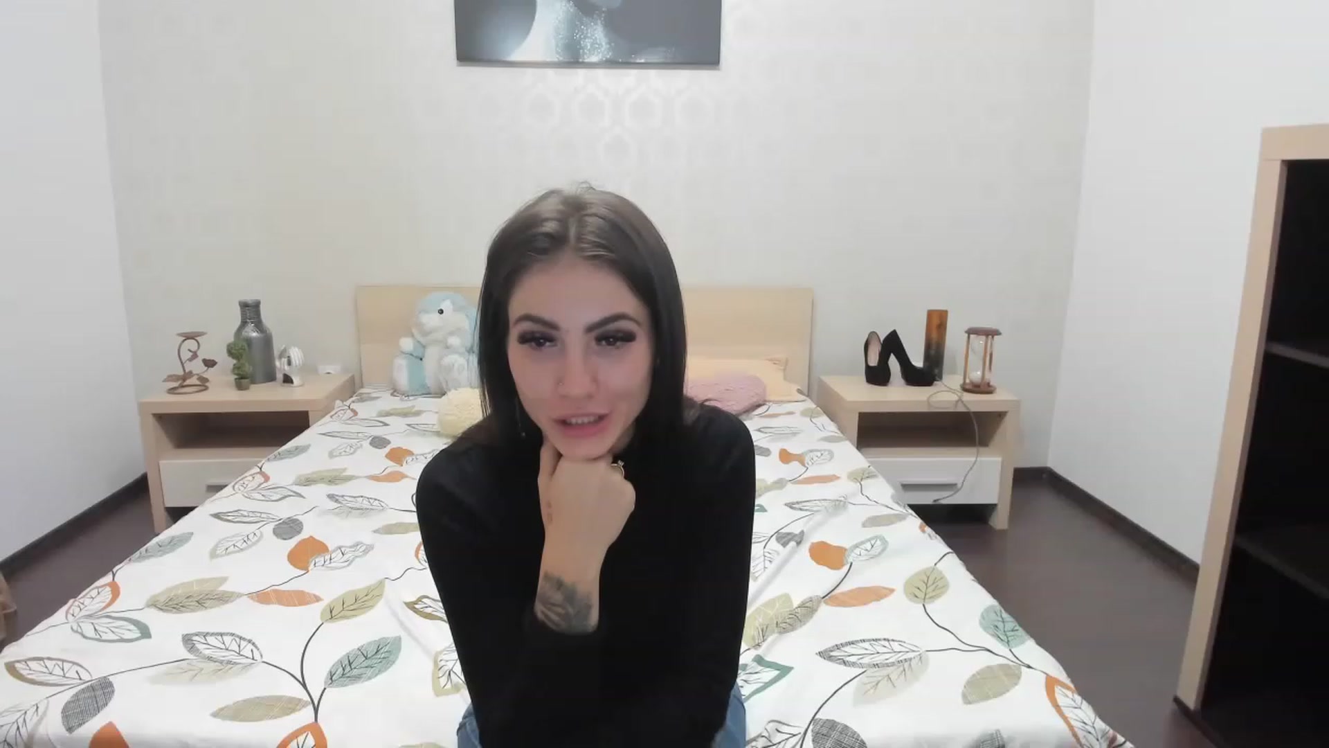 Gallery image thumbnail from AllysaStar's myfreecams stream on, 11/16/2022, 24:19 image 7 of 20