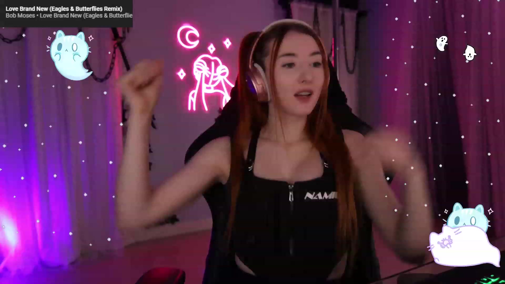 Gallery image thumbnail from AllyxKitty's myfreecams stream on, 04/16/2023, 14:44 image 10 of 20