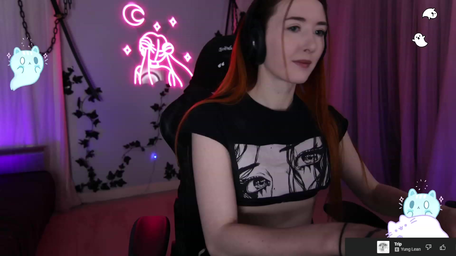 Gallery image thumbnail from AllyxKitty's myfreecams stream on, 08/26/2023, 14:45 image 6 of 20