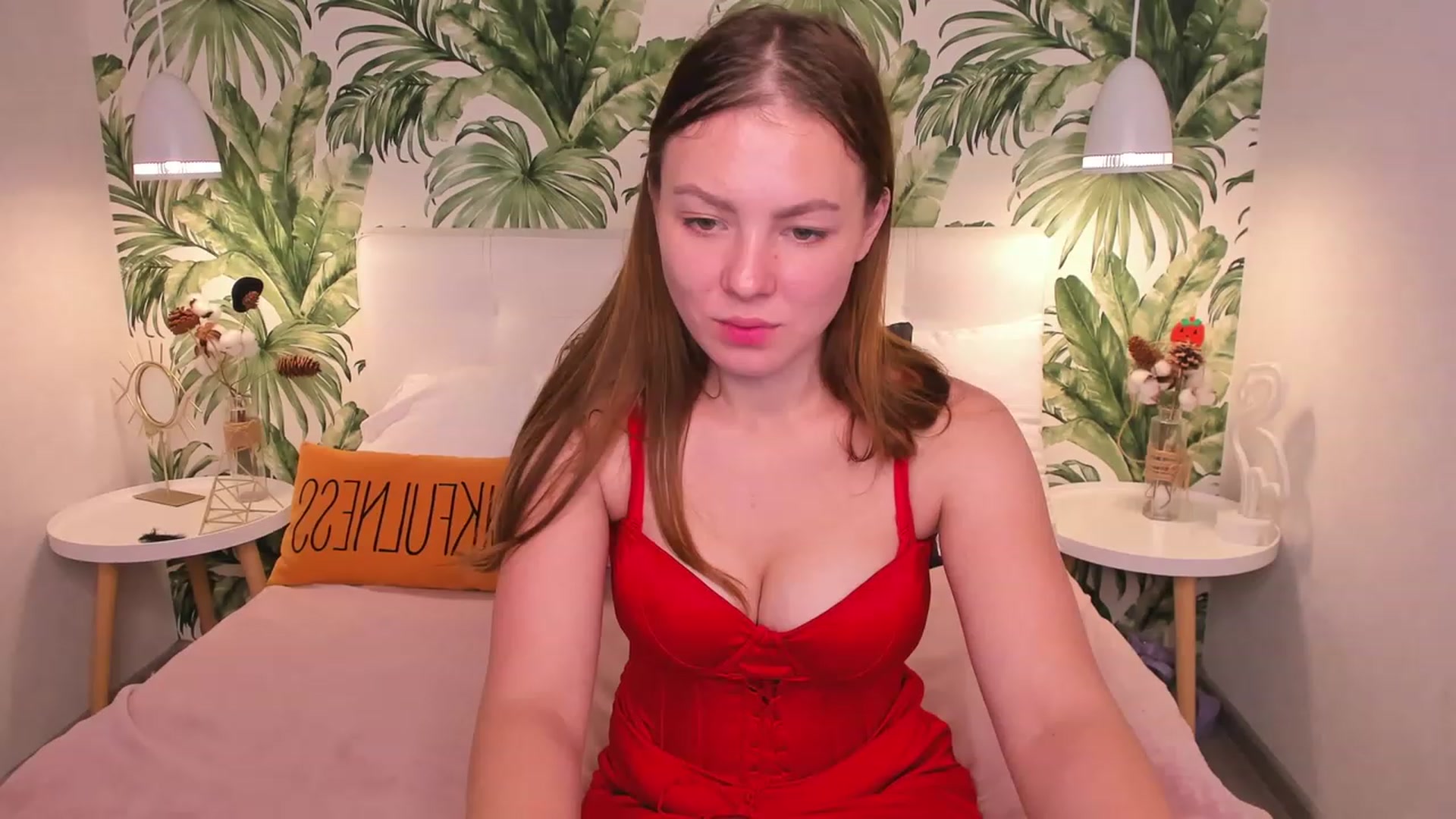 Gallery image thumbnail from AlmaGrace's myfreecams stream on, 11/21/2022, 04:43 image 17 of 20
