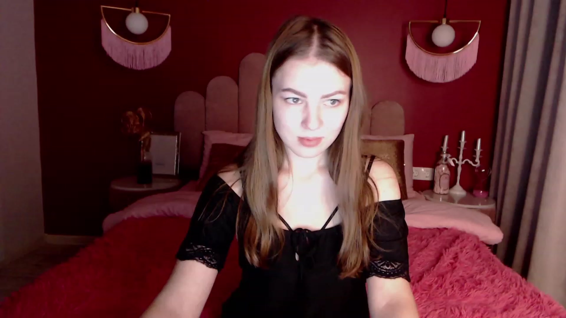 Gallery image thumbnail from AlmaGrace's myfreecams stream on, 11/22/2022, 20:21 image 13 of 20