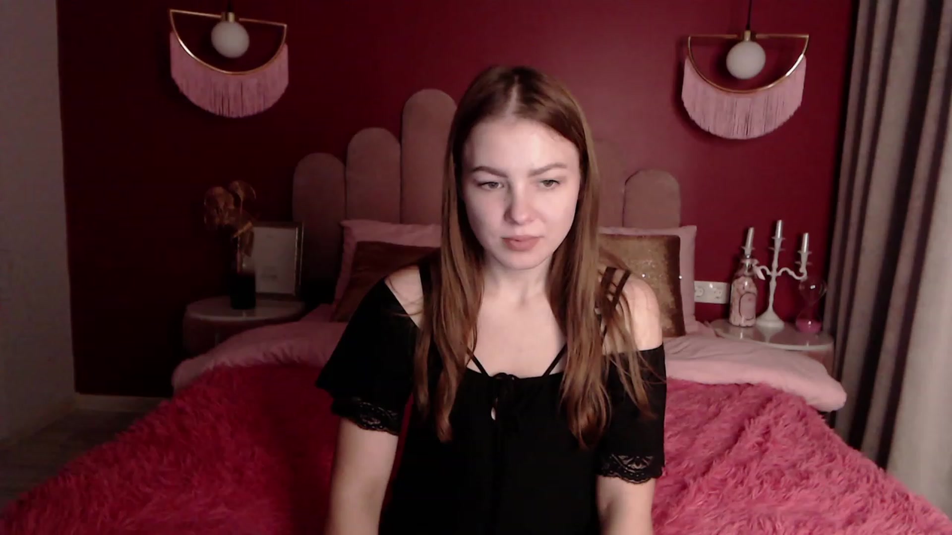 Gallery image thumbnail from AlmaGrace's myfreecams stream on, 11/22/2022, 20:21 image 2 of 20