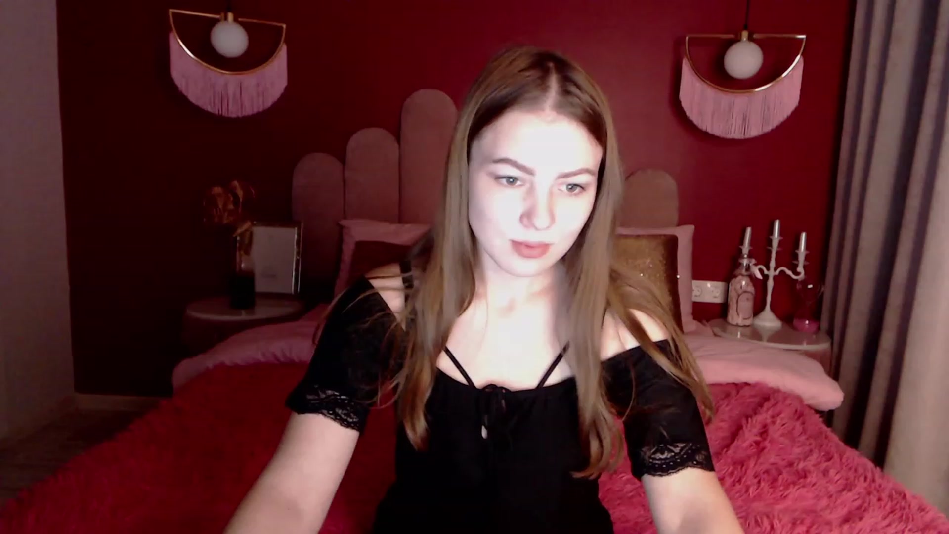 Gallery image thumbnail from AlmaGrace's myfreecams stream on, 11/22/2022, 20:21 image 14 of 20