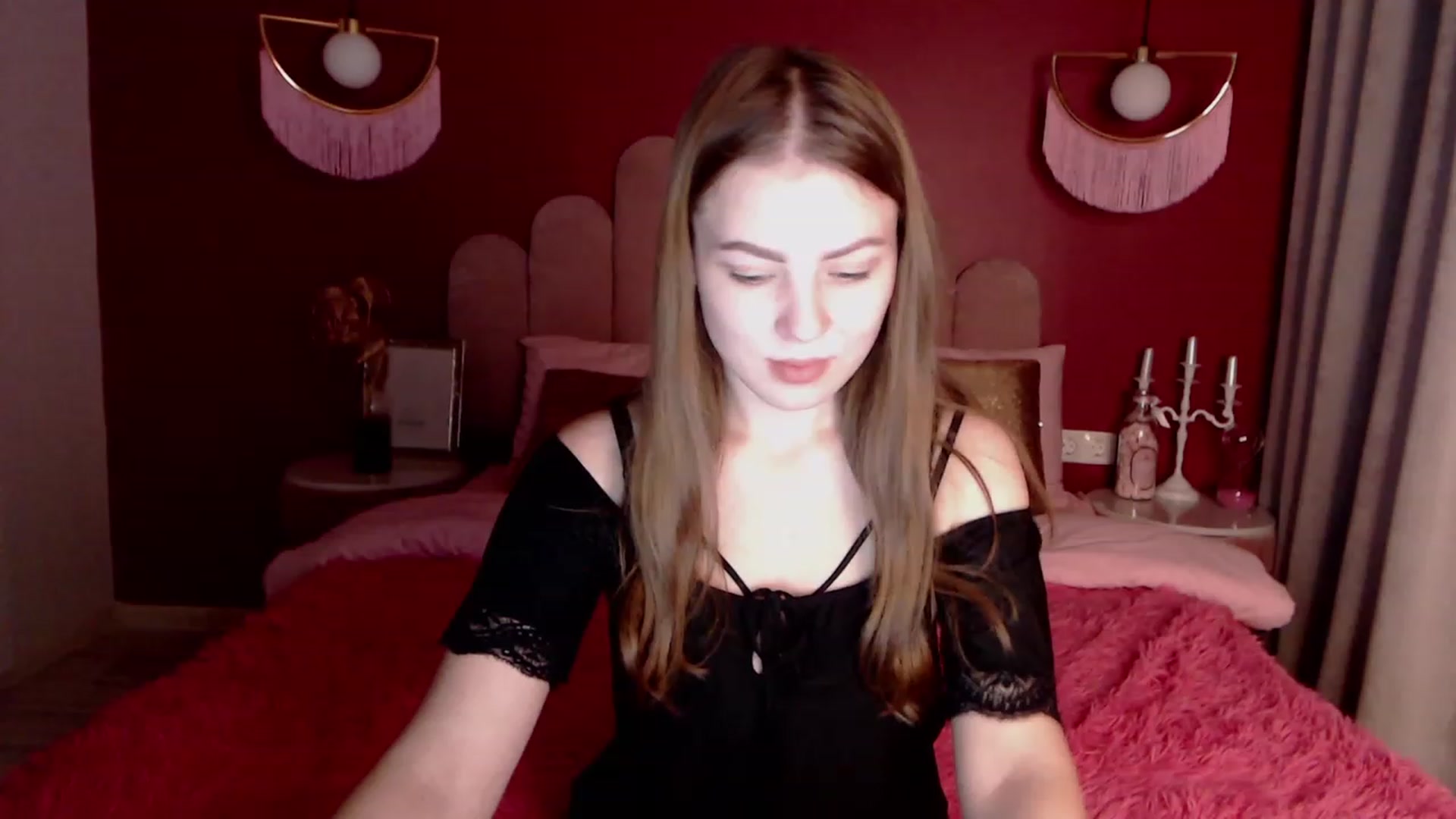 Gallery image thumbnail from AlmaGrace's myfreecams stream on, 11/22/2022, 20:21 image 7 of 20