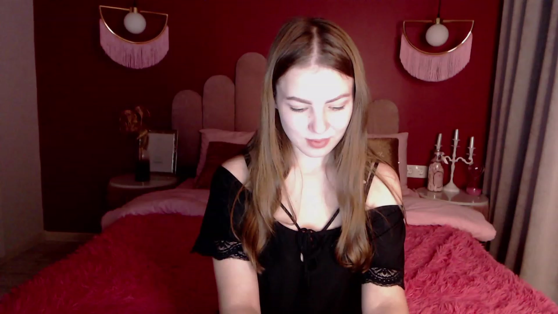 Gallery image thumbnail from AlmaGrace's myfreecams stream on, 11/22/2022, 20:21 image 18 of 20
