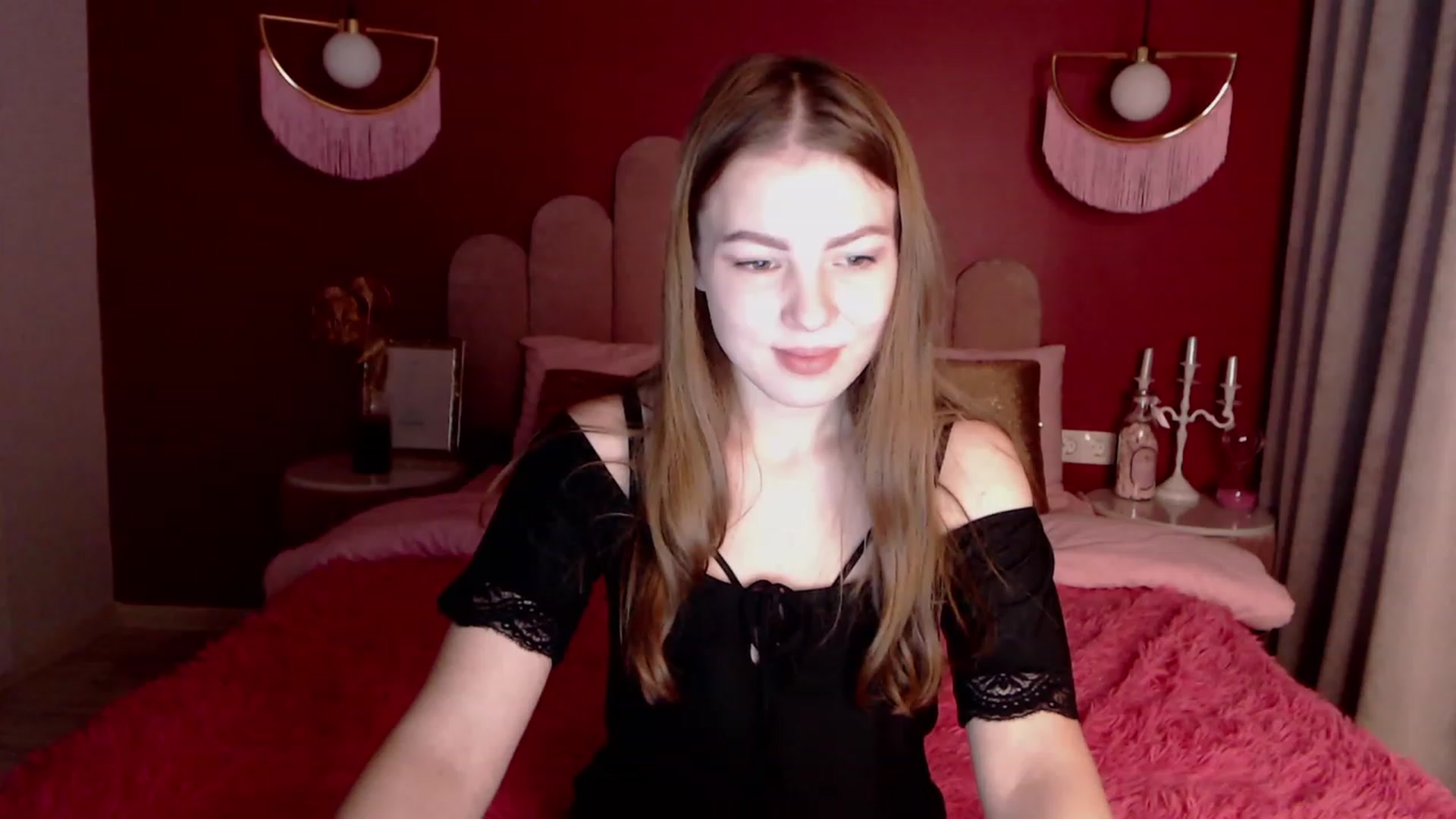 Gallery image thumbnail from AlmaGrace's myfreecams stream on, 11/22/2022, 20:21 image 16 of 20