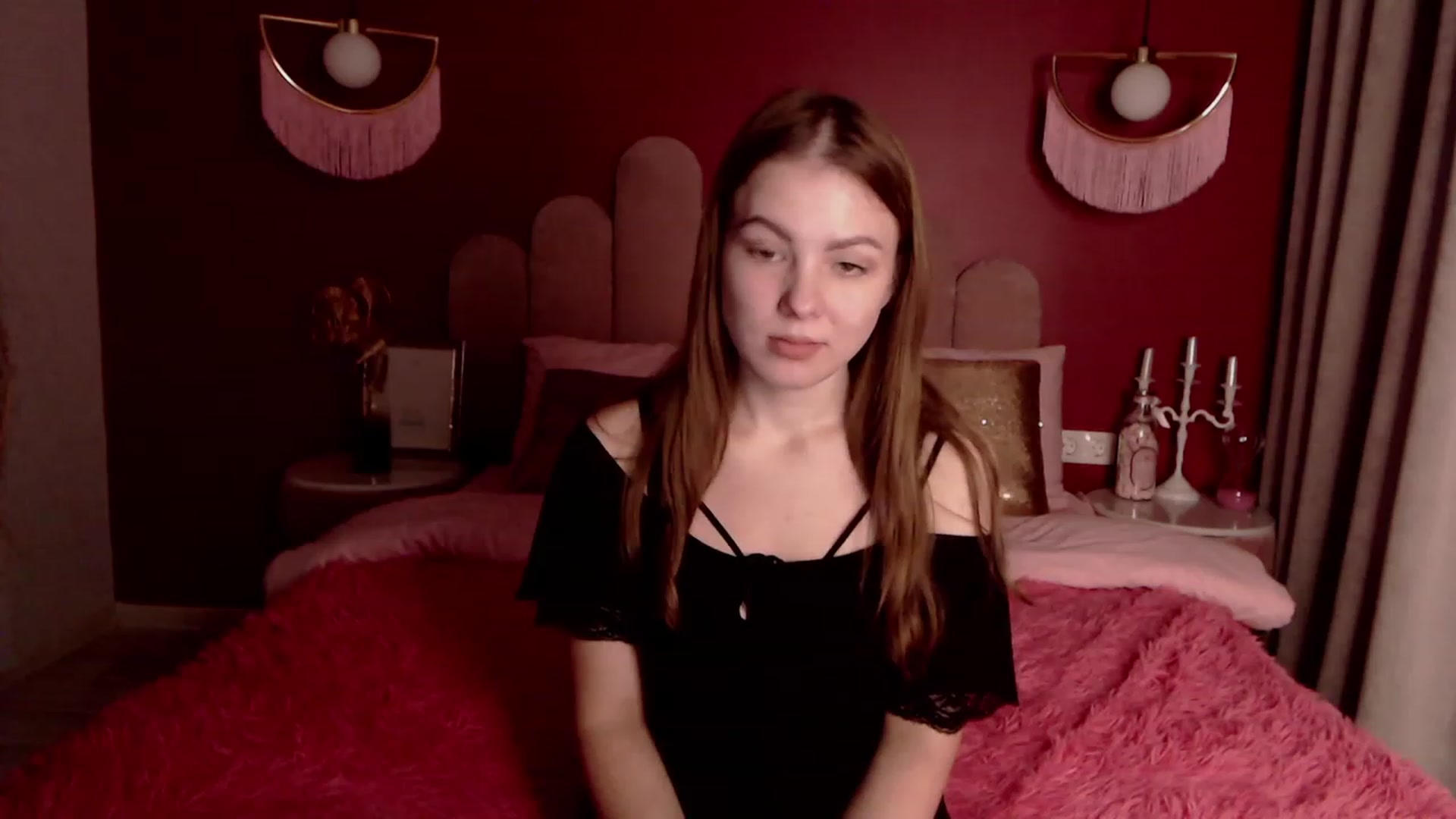 Gallery image thumbnail from AlmaGrace's myfreecams stream on, 11/22/2022, 20:21 image 1 of 20