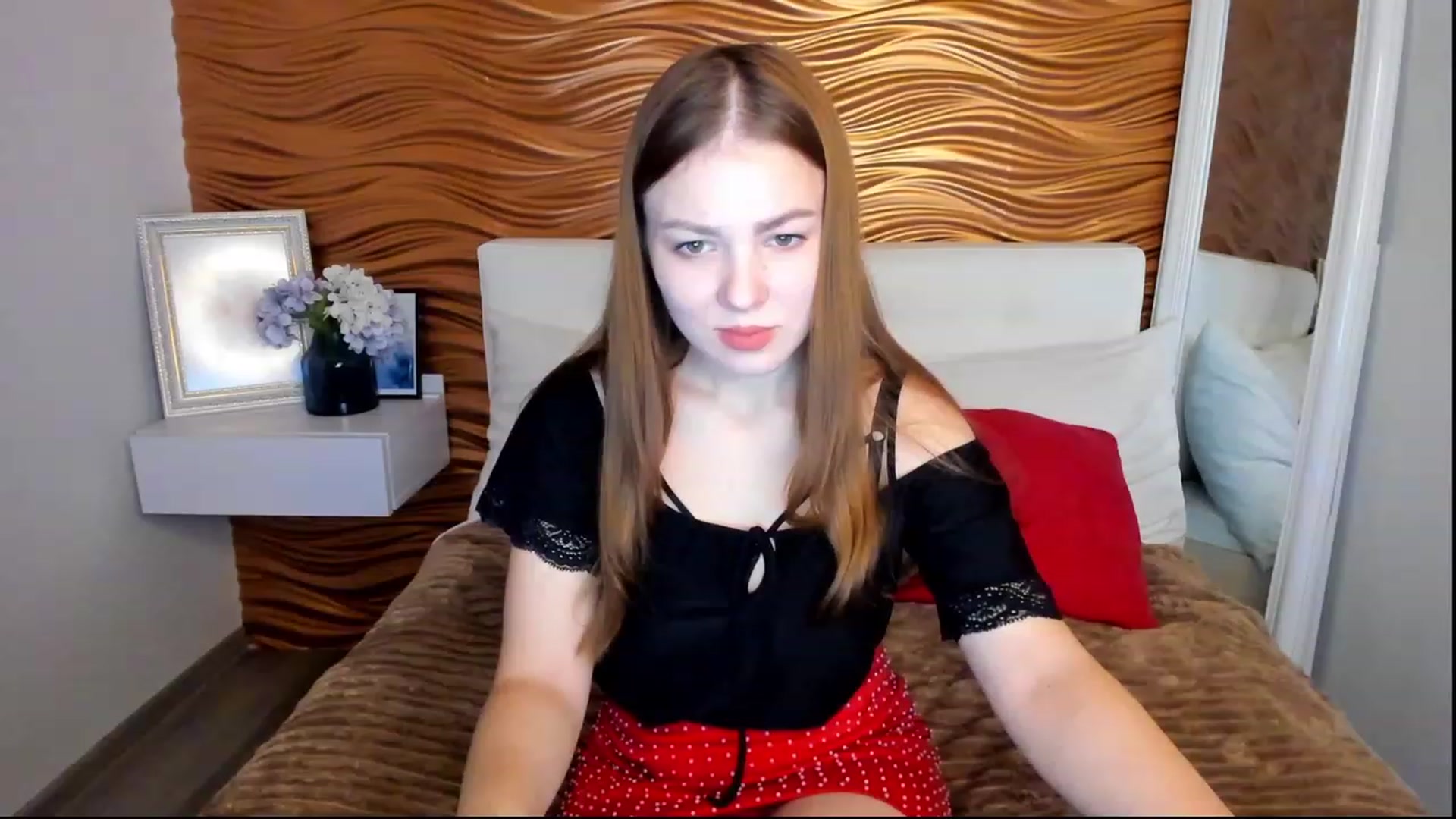 Gallery image thumbnail from AlmaGrace's myfreecams stream on, 11/25/2022, 20:33 image 7 of 20