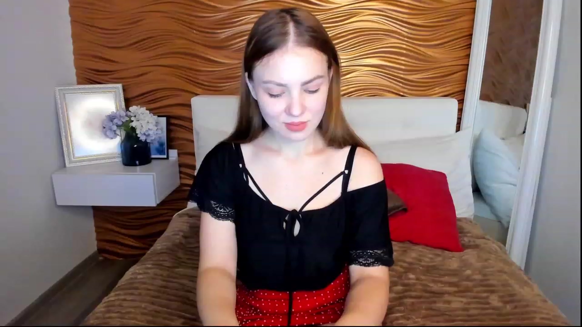 Gallery image thumbnail from AlmaGrace's myfreecams stream on, 11/25/2022, 20:33 image 13 of 20