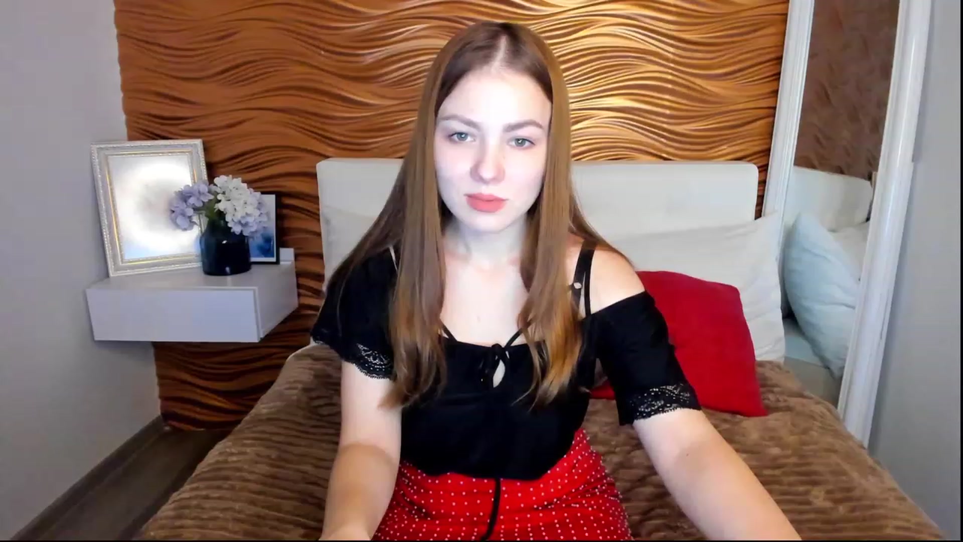 Gallery image thumbnail from AlmaGrace's myfreecams stream on, 11/25/2022, 20:33 image 4 of 20