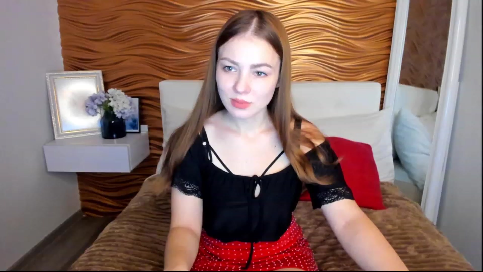 Gallery image thumbnail from AlmaGrace's myfreecams stream on, 11/25/2022, 20:33 image 6 of 20