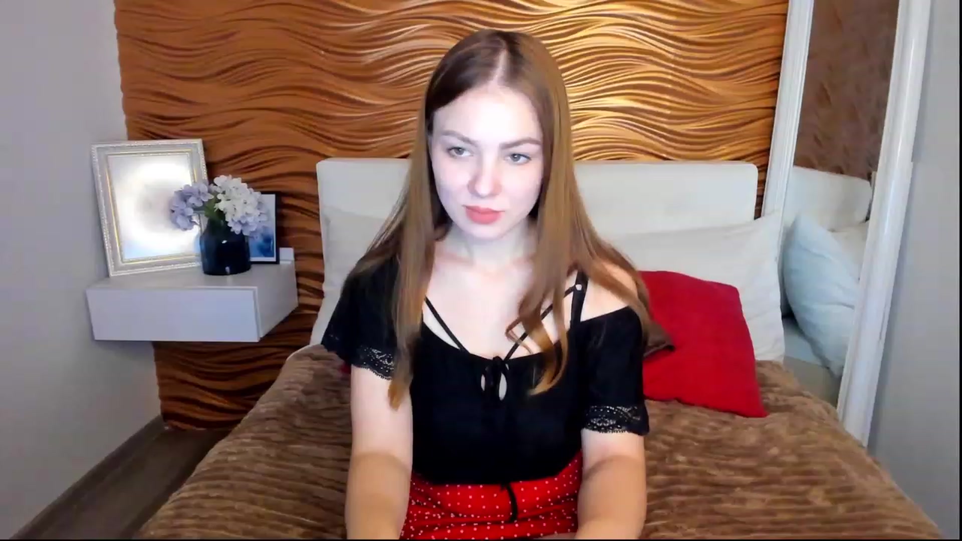 Gallery image thumbnail from AlmaGrace's myfreecams stream on, 11/25/2022, 20:33 image 12 of 20
