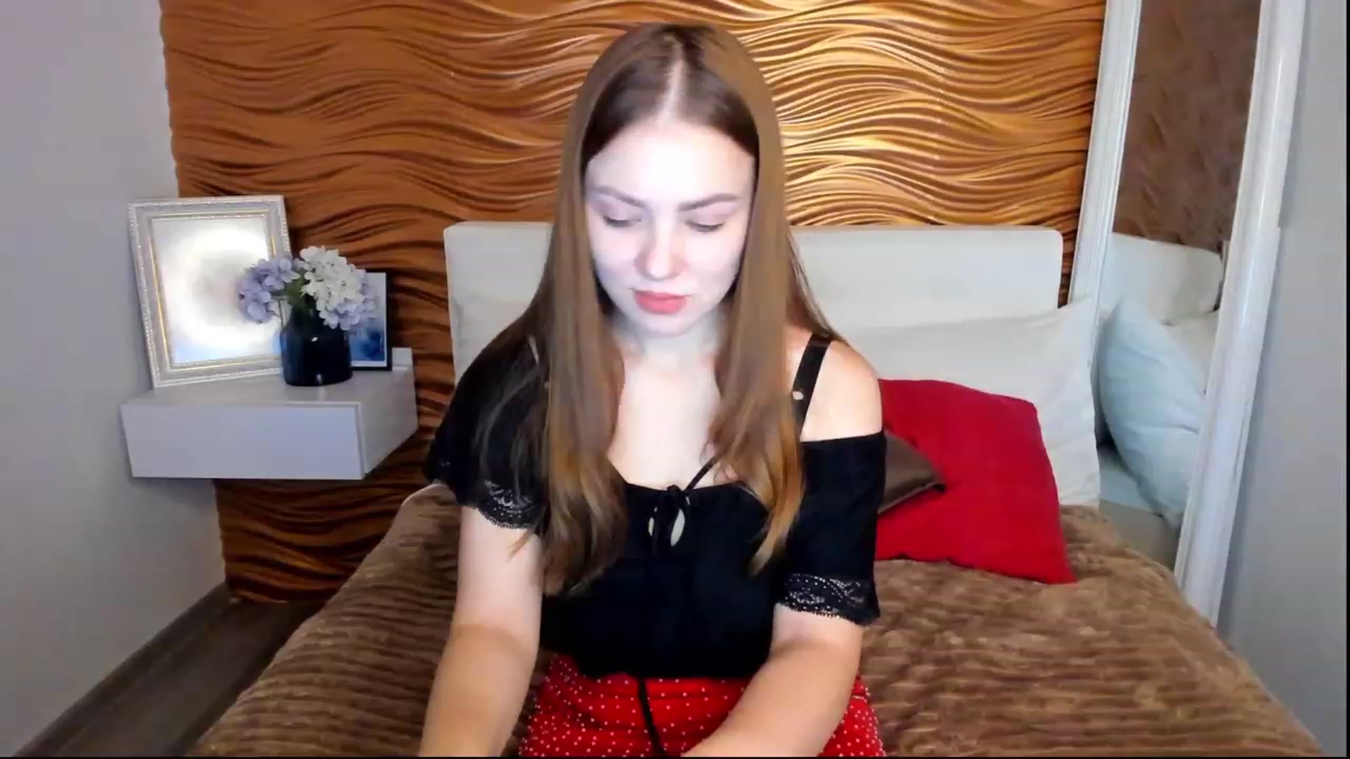 Gallery image thumbnail from AlmaGrace's myfreecams stream on, 11/25/2022, 20:33 image 3 of 20