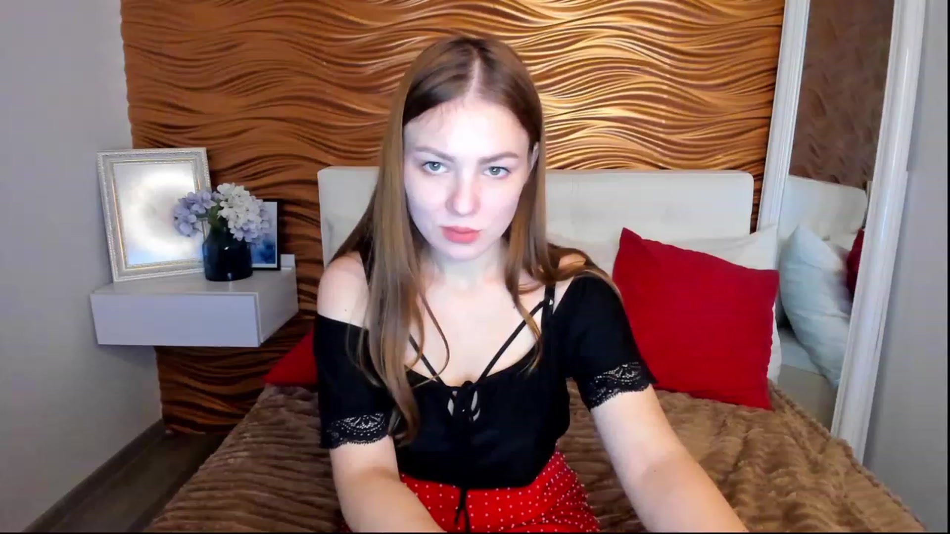 Gallery image thumbnail from AlmaGrace's myfreecams stream on, 11/25/2022, 23:07 image 1 of 20