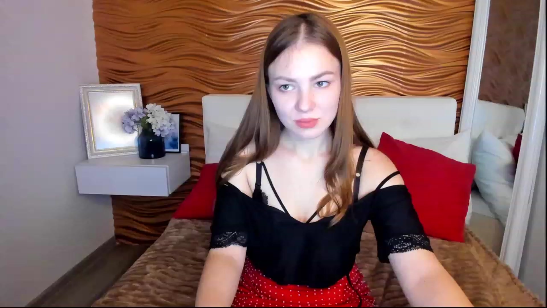 Gallery image thumbnail from AlmaGrace's myfreecams stream on, 11/25/2022, 23:36 image 13 of 20